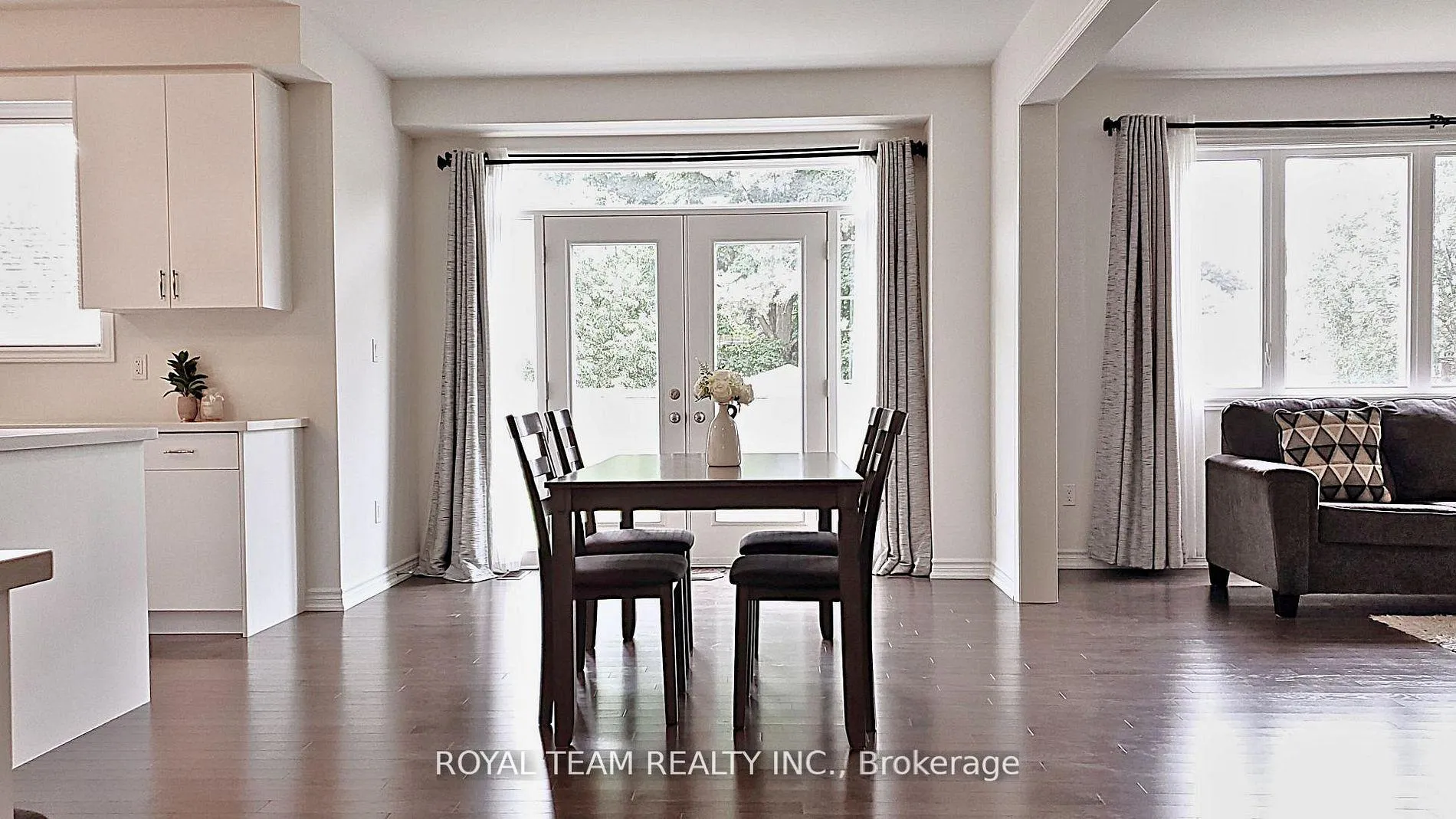 Photo 11 of 251 Danny Wheeler Boulevard, Georgina, Keswick North — HOMEH