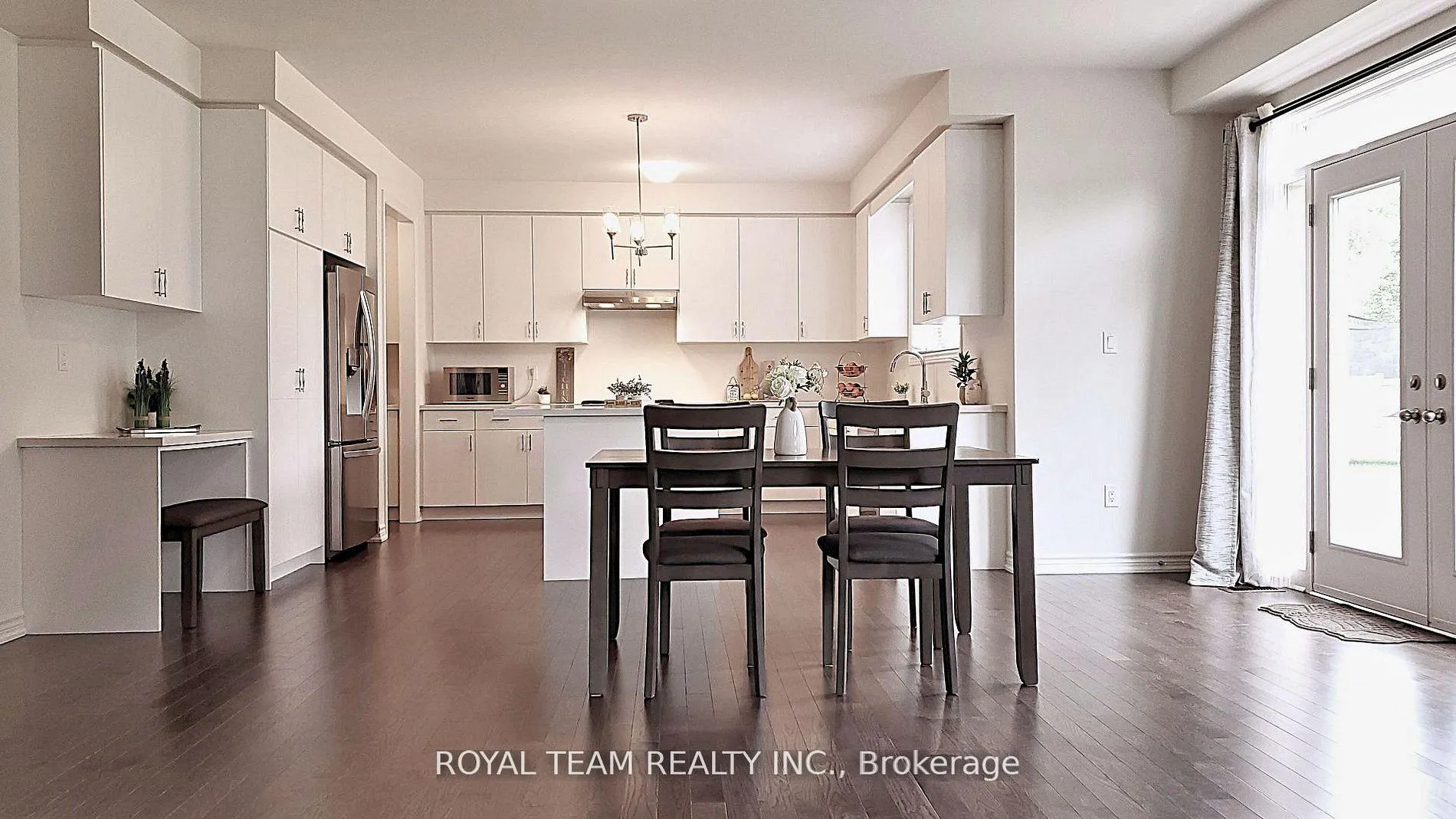 Photo 12 of 251 Danny Wheeler Boulevard, Georgina, Keswick North — HOMEH