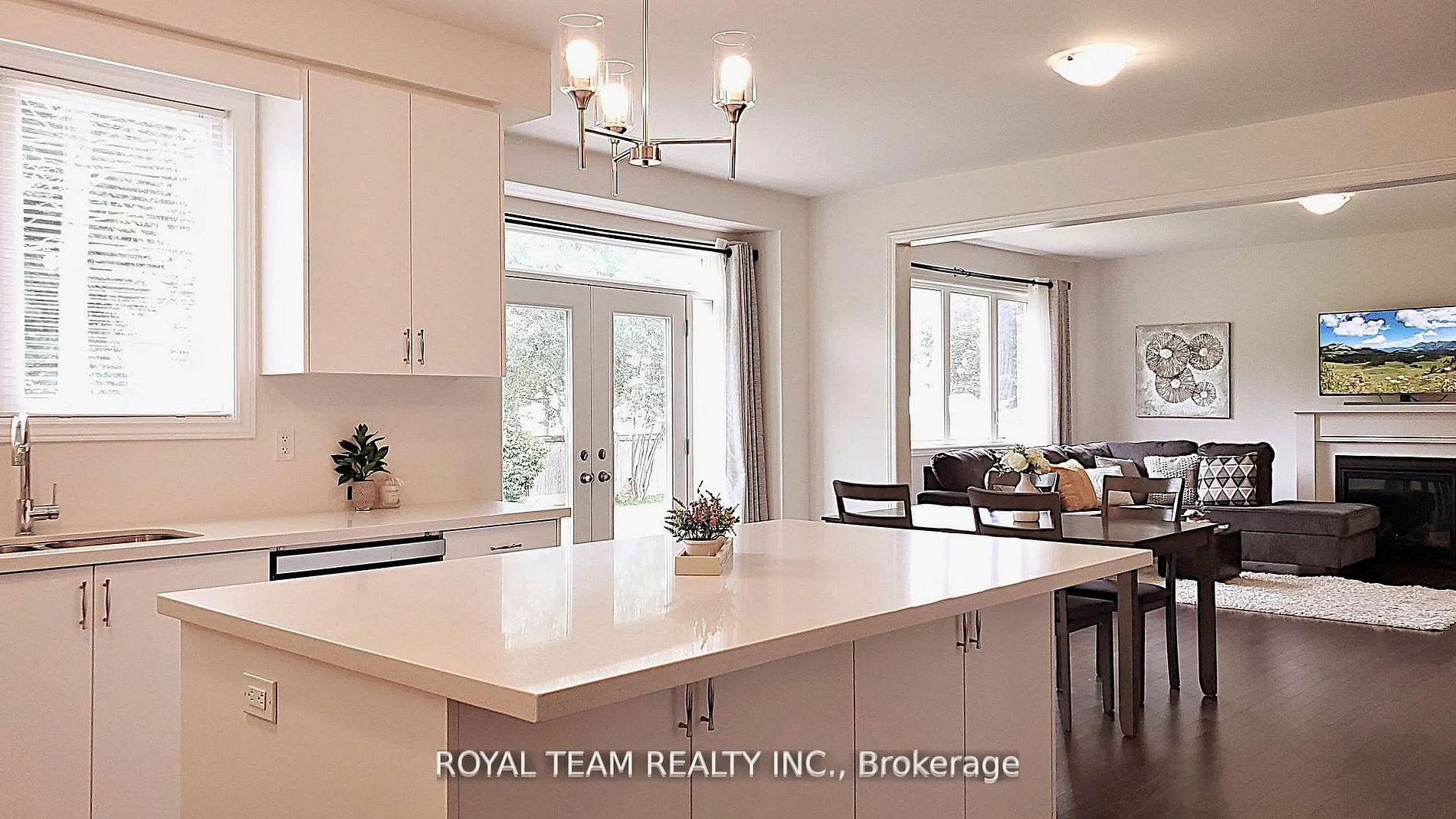 Photo 17 of 251 Danny Wheeler Boulevard, Georgina, Keswick North — HOMEH