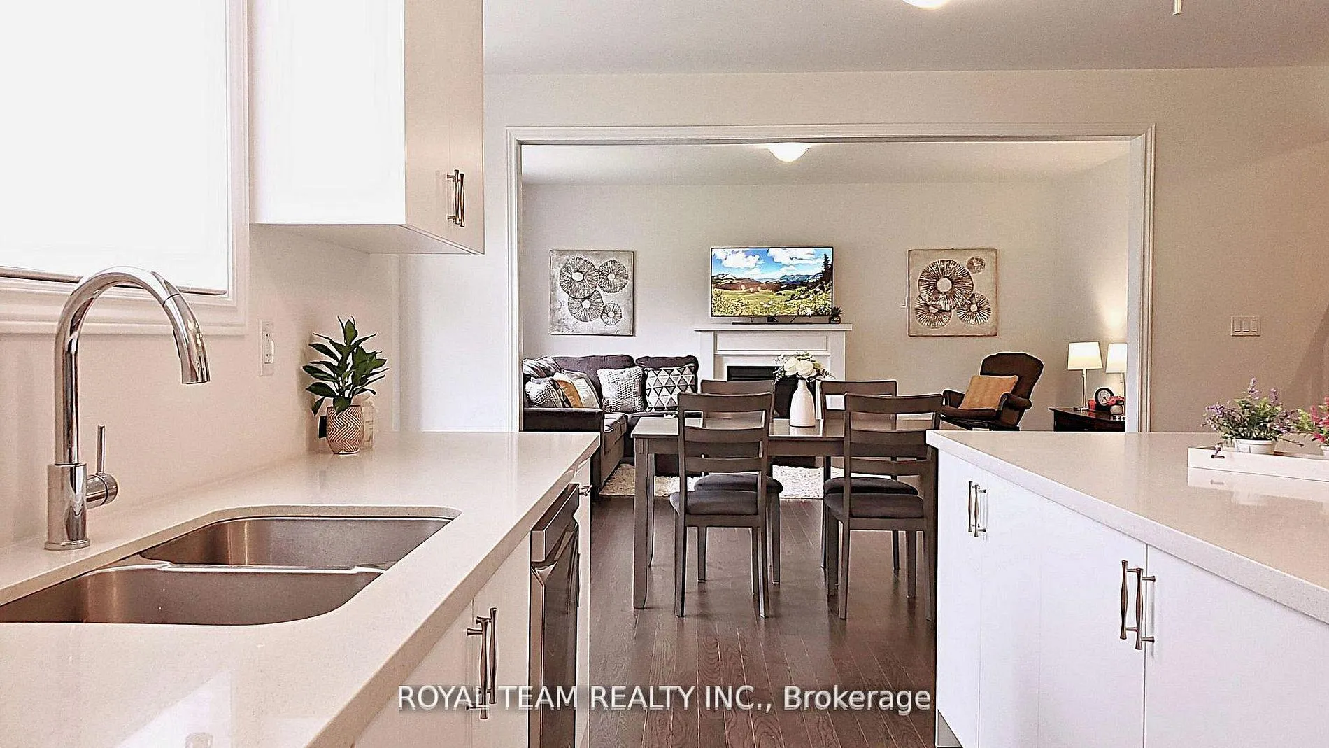 Photo 18 of 251 Danny Wheeler Boulevard, Georgina, Keswick North — HOMEH