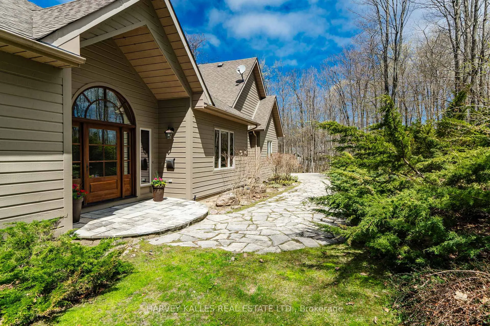 Photo 2 of 20 Nippissing Ridge Road, Tiny, Rural Tiny — HOMEH