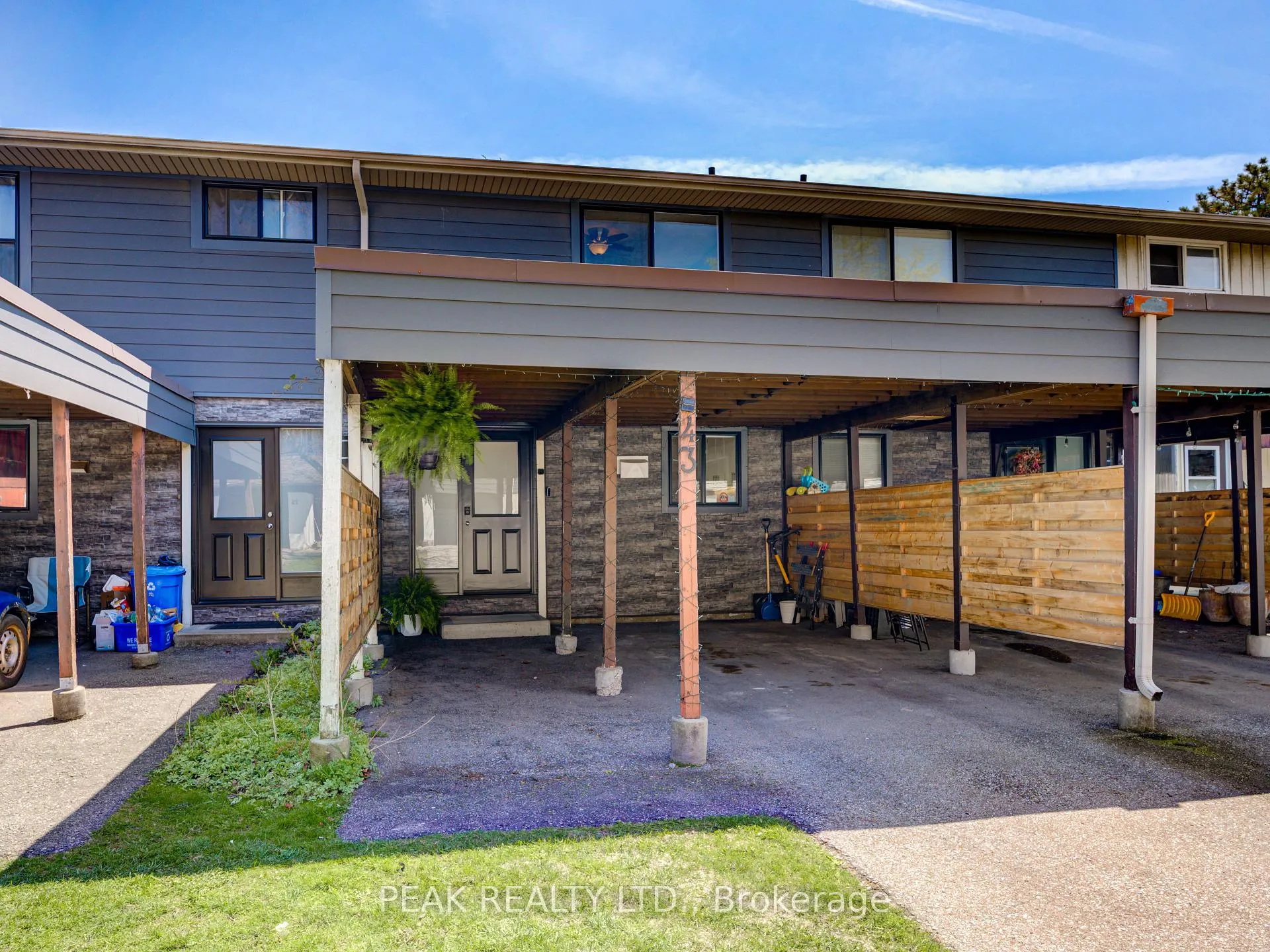 Photo 2 of Unit 43, 135 Chalmers Street S, Cambridge — HOMEH