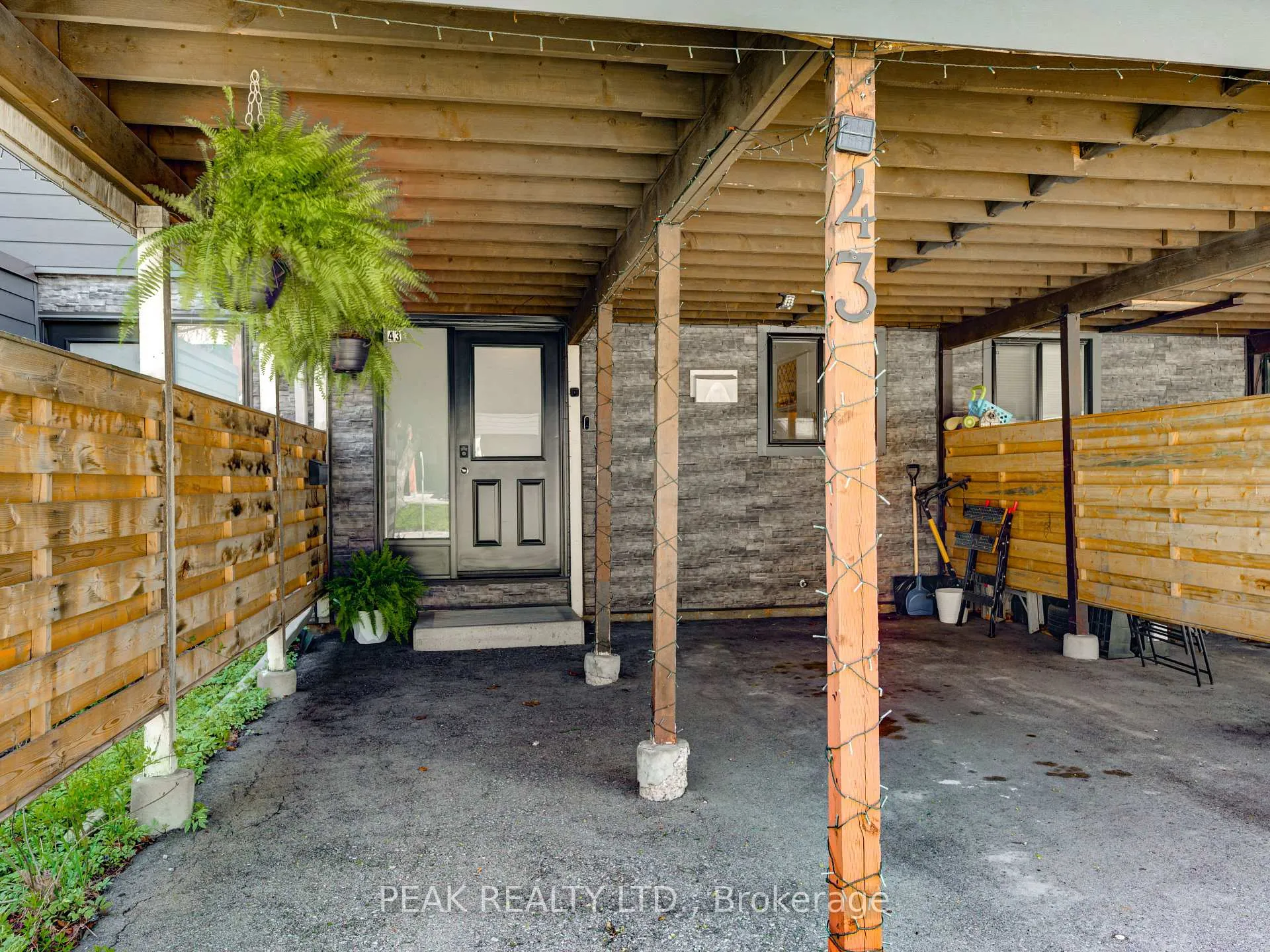 Photo 4 of Unit 43, 135 Chalmers Street S, Cambridge — HOMEH