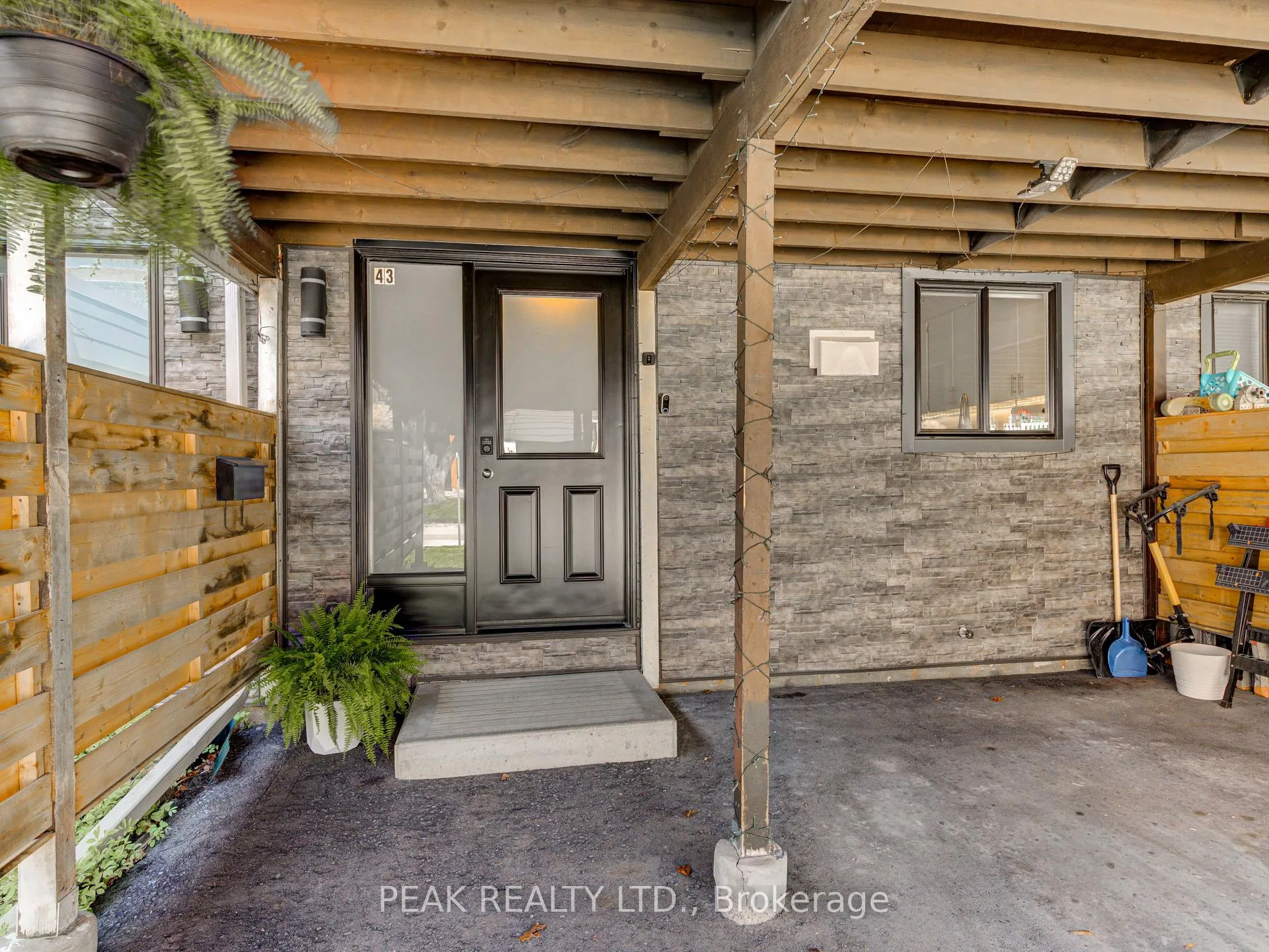 Photo 6 of Unit 43, 135 Chalmers Street S, Cambridge — HOMEH