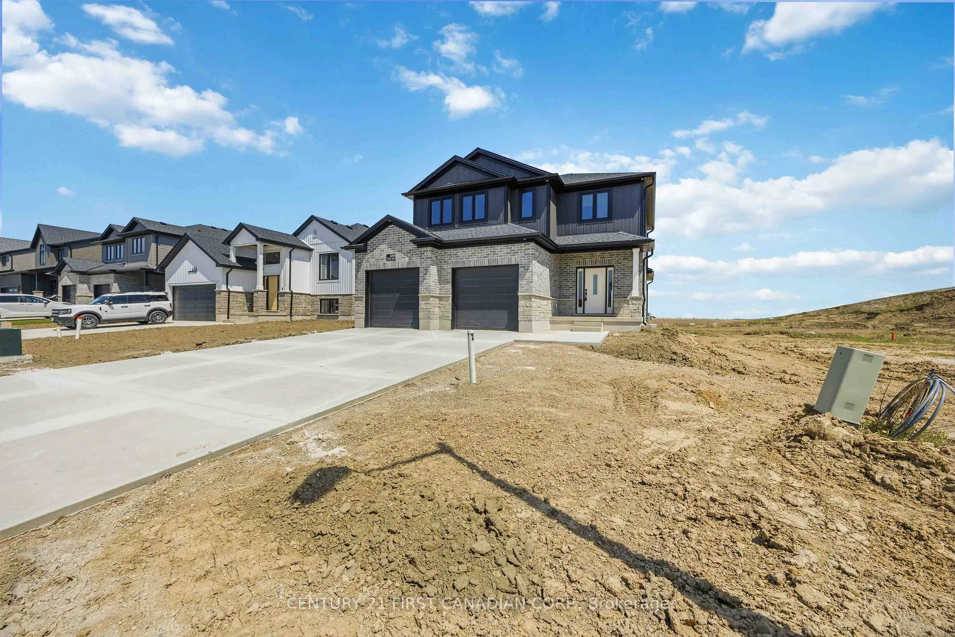 Photo 3 of 644 Ketter Way, Plympton-Wyoming, Plympton Wyoming — HOMEH
