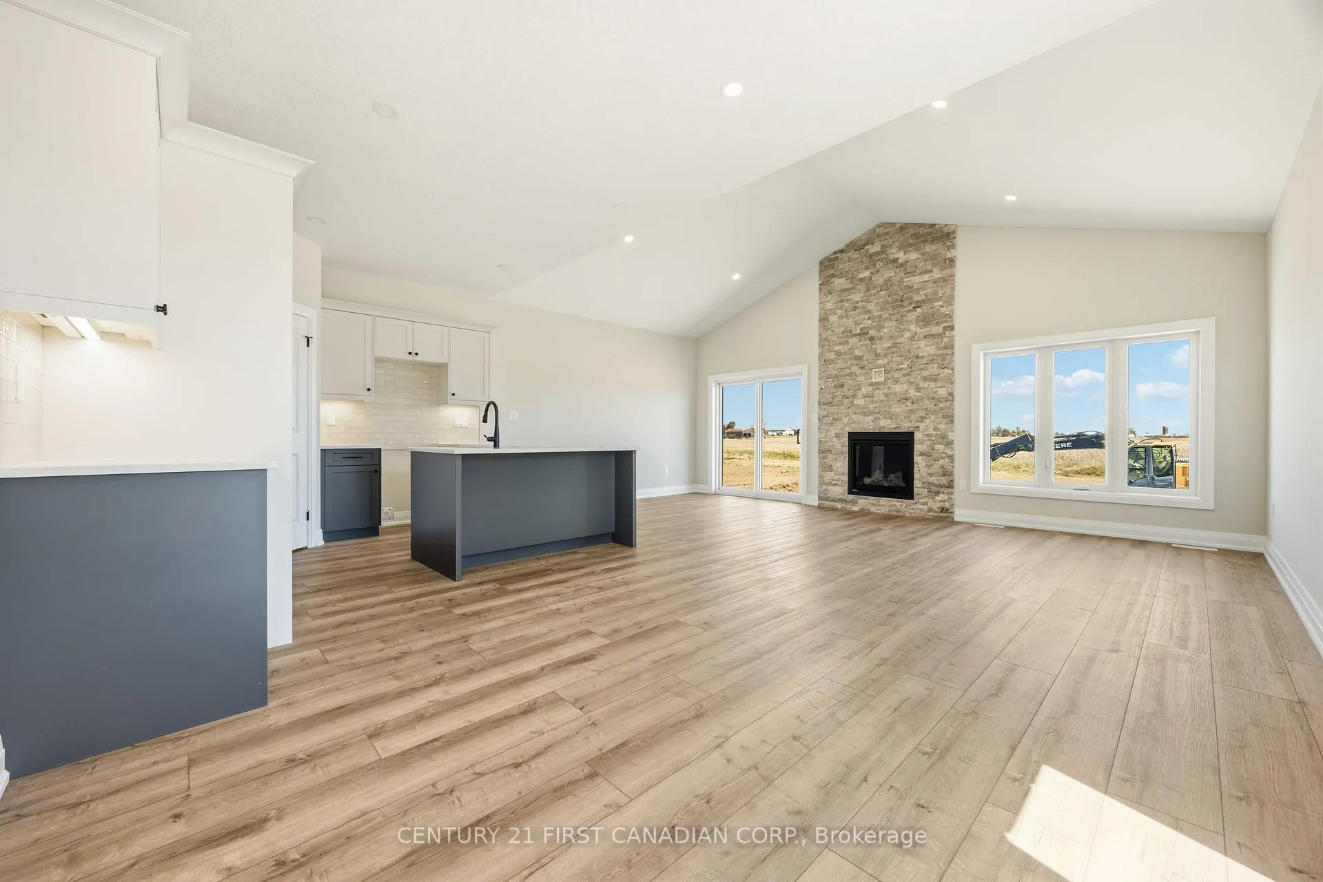 Photo 4 of 644 Ketter Way, Plympton-Wyoming, Plympton Wyoming — HOMEH