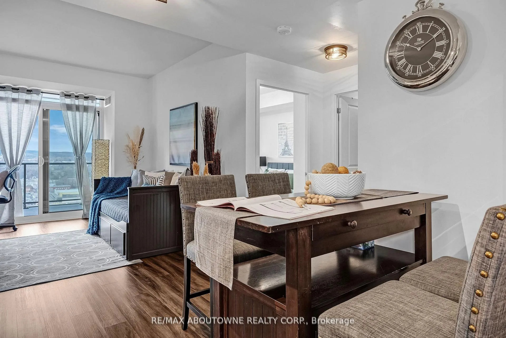 Photo 7 of Unit 1608, 2007 James Street, Burlington, Brant — HOMEH
