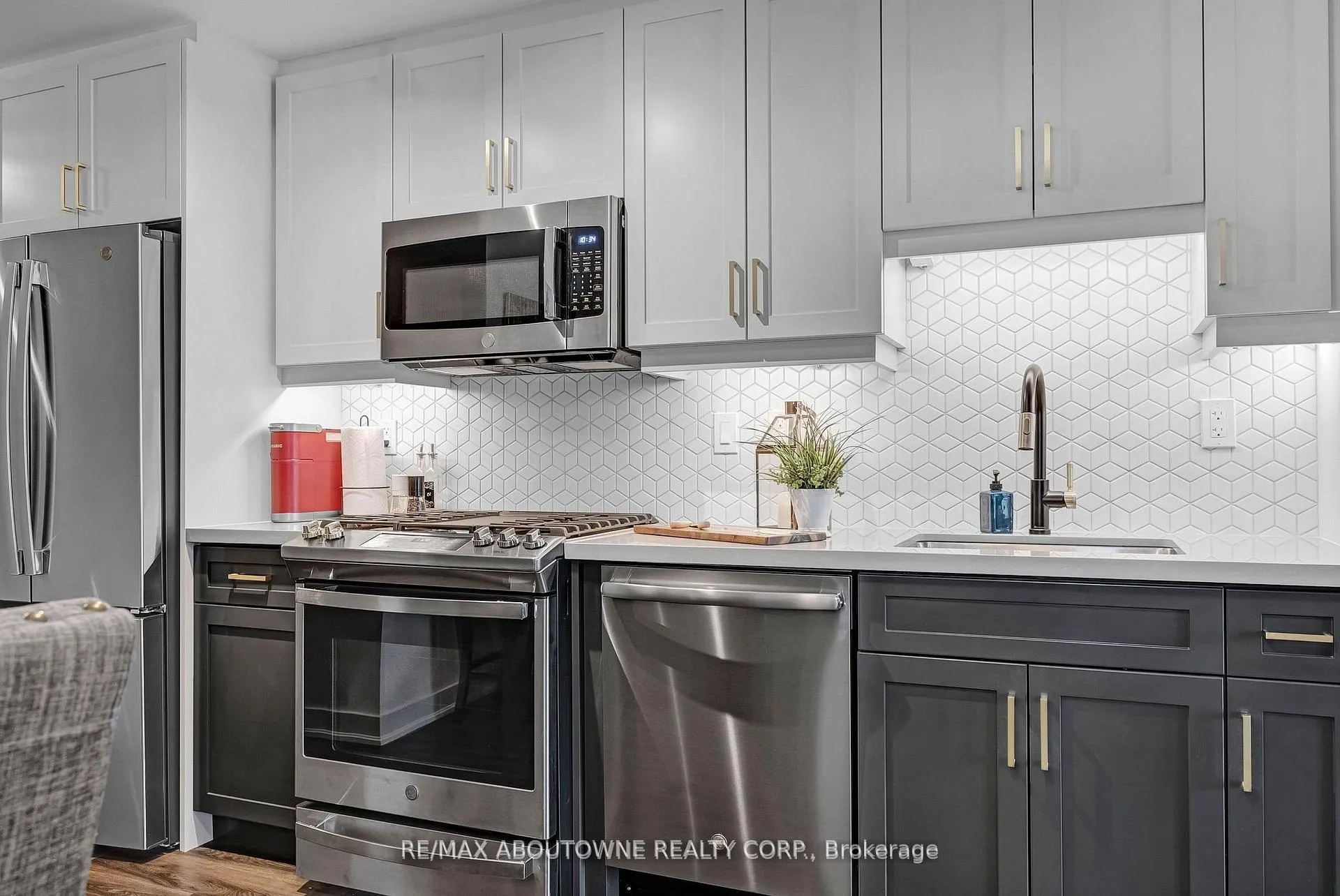 Photo 14 of Unit 1608, 2007 James Street, Burlington, Brant — HOMEH