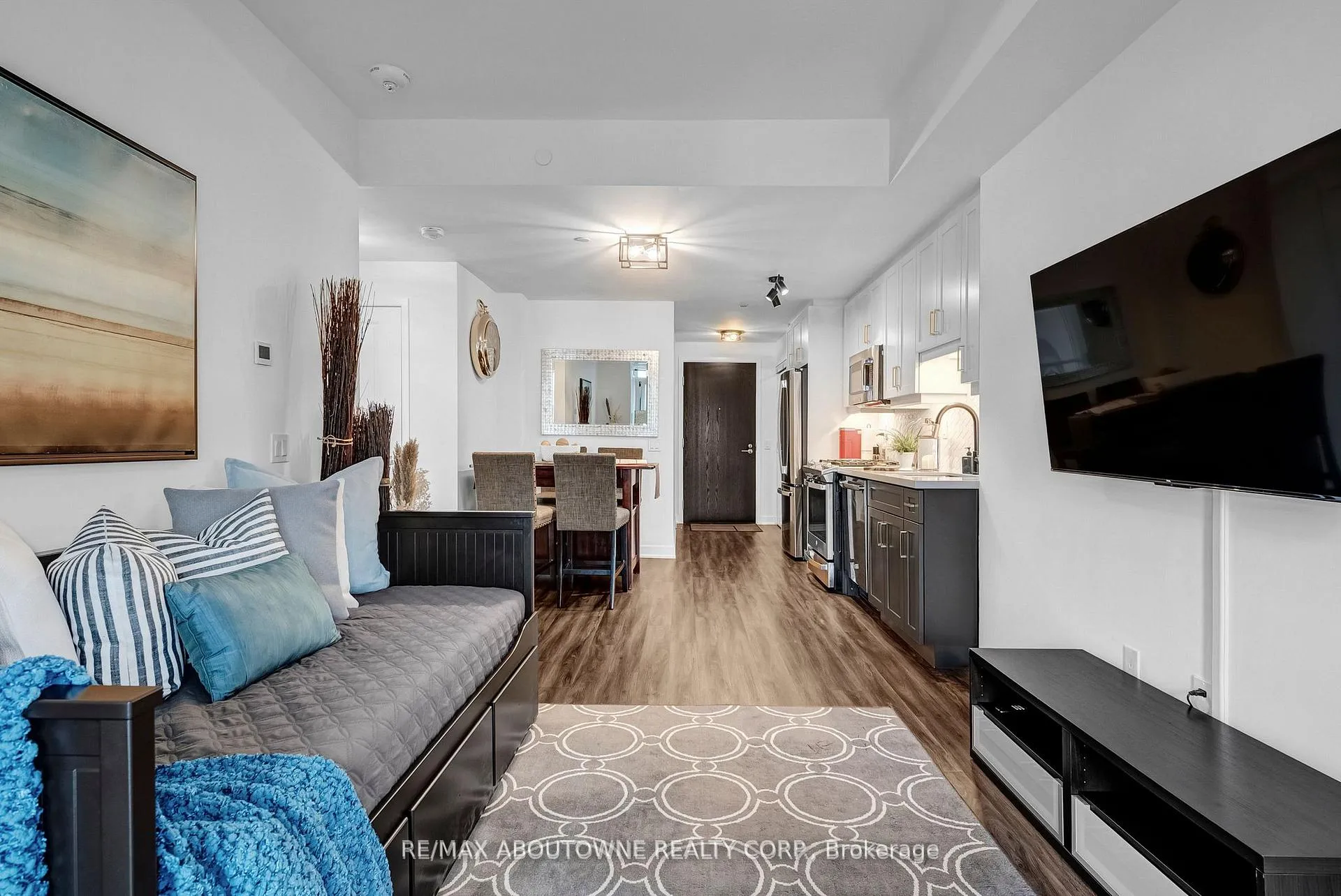 Photo 16 of Unit 1608, 2007 James Street, Burlington, Brant — HOMEH