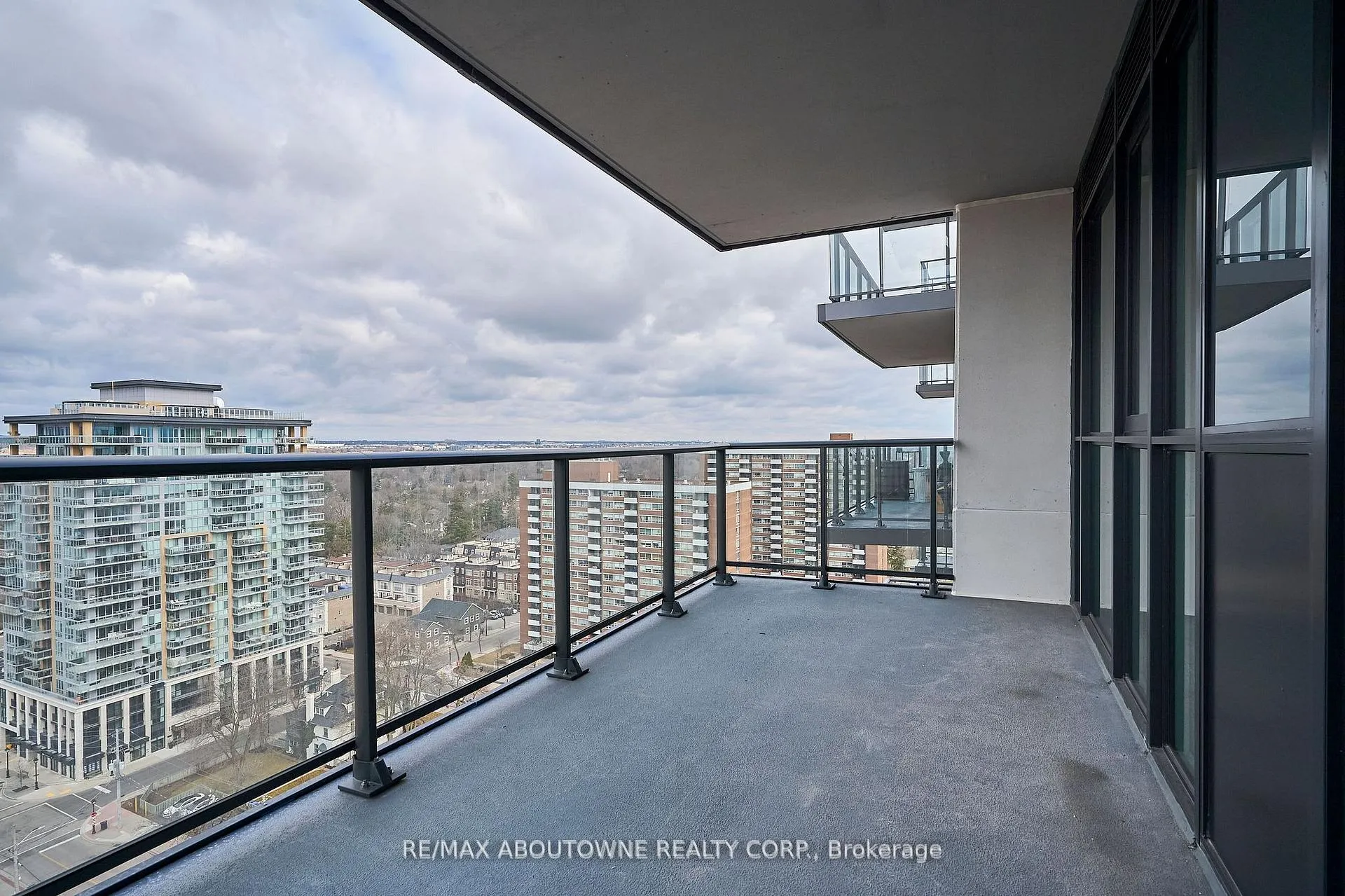 Photo 17 of Unit 1608, 2007 James Street, Burlington, Brant — HOMEH
