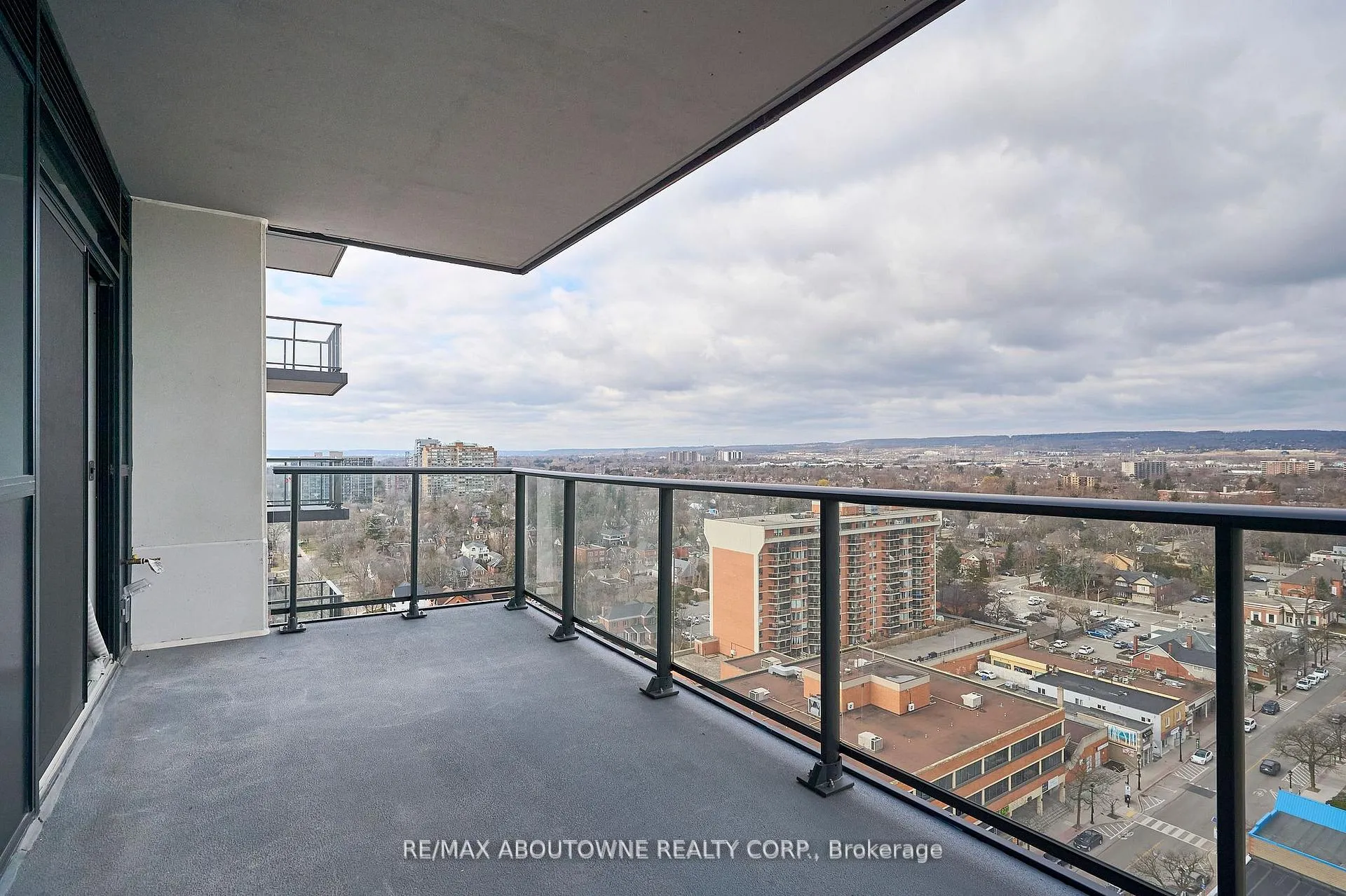 Photo 18 of Unit 1608, 2007 James Street, Burlington, Brant — HOMEH