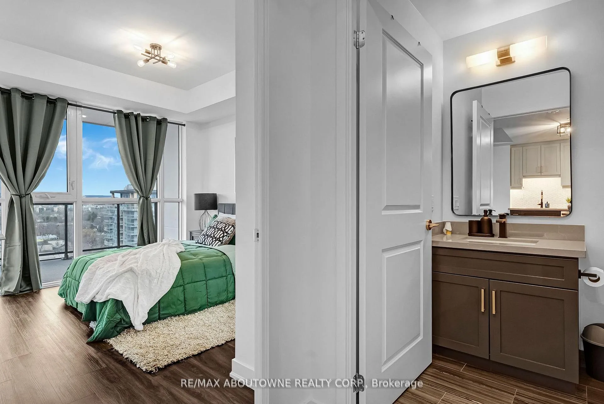 Photo 21 of Unit 1608, 2007 James Street, Burlington, Brant — HOMEH