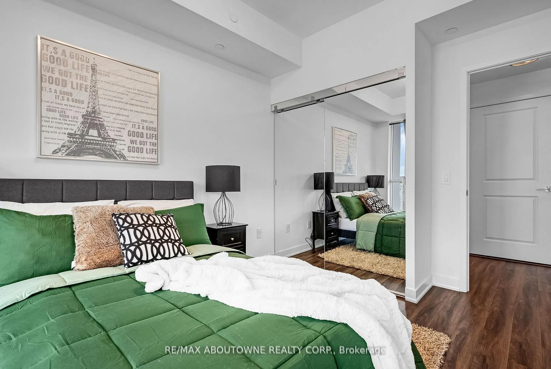Photo 24 of Unit 1608, 2007 James Street, Burlington, Brant — HOMEH