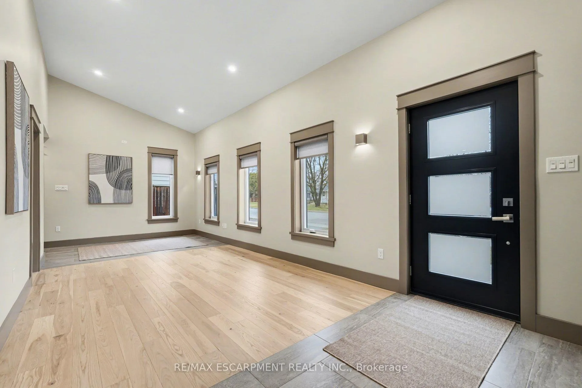 Photo 5 of 90 Beckwith Street E, Perth — HOMEH