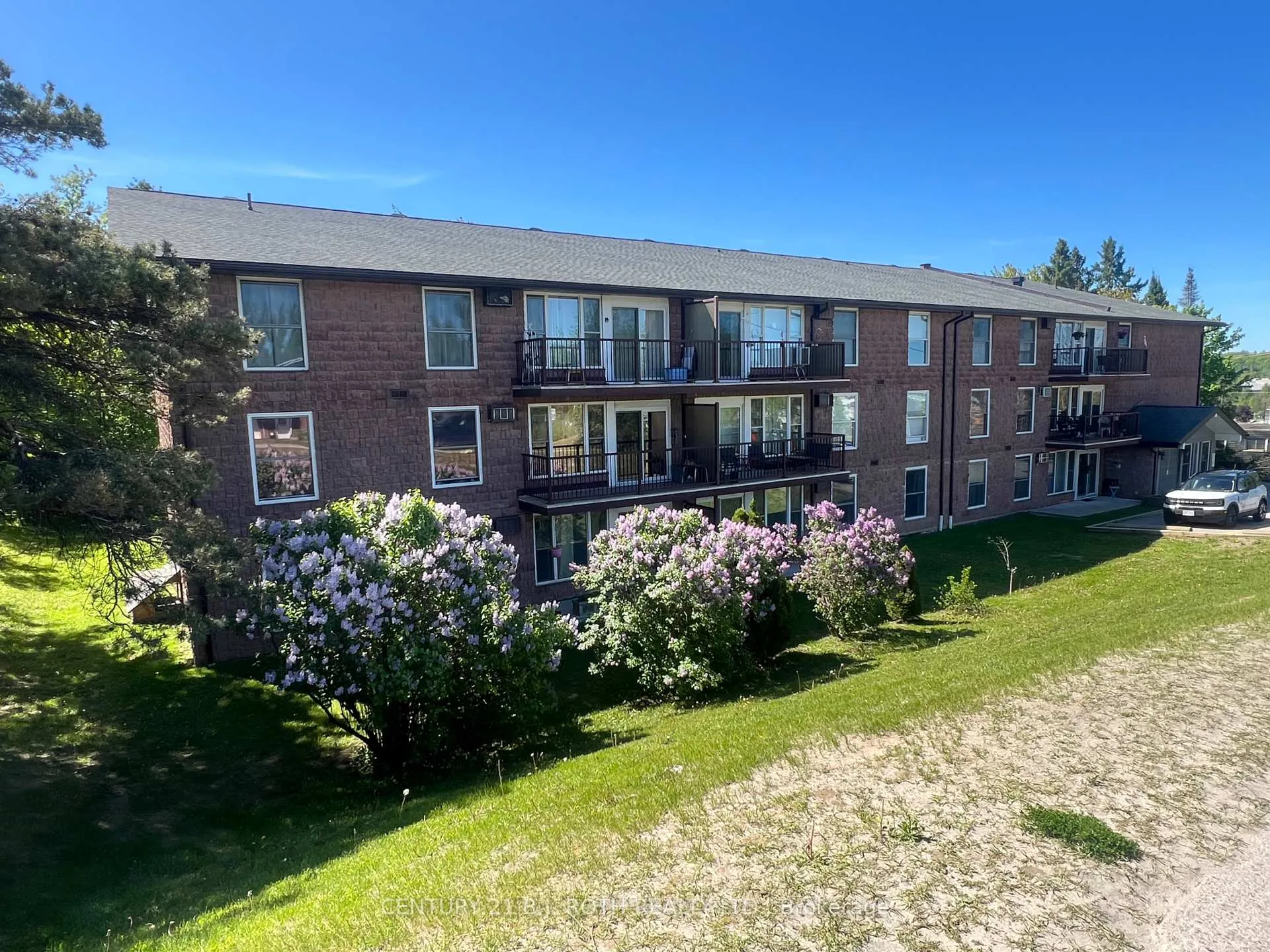 Photo 1 of Unit 206, 38 Monck Road, Bracebridge, Macaulay — HOMEH