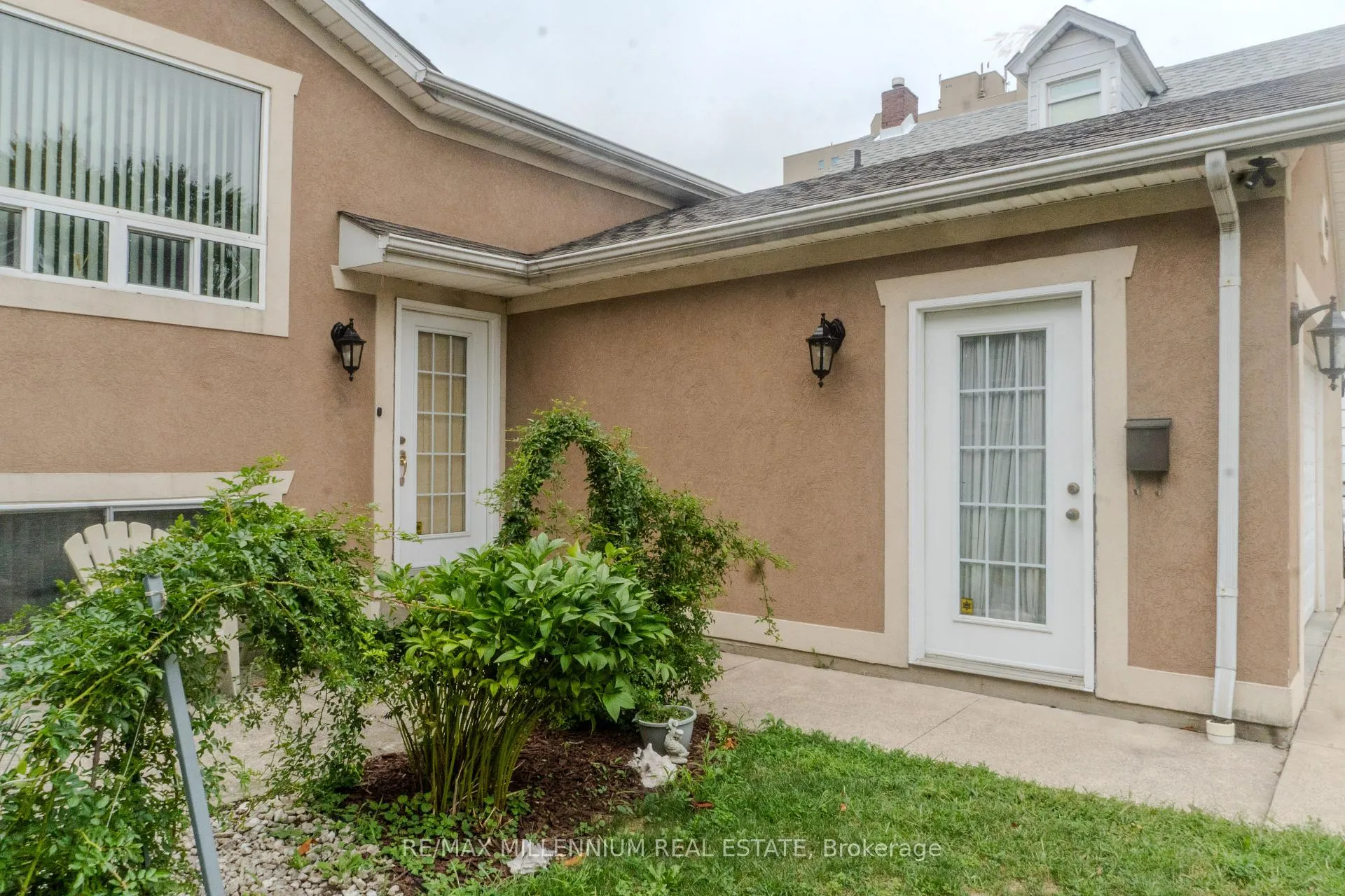 Photo 2 of 185 Elm Avenue, Windsor — HOMEH