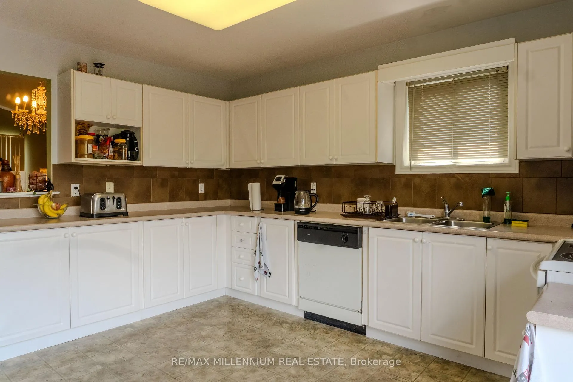 Photo 7 of 185 Elm Avenue, Windsor — HOMEH