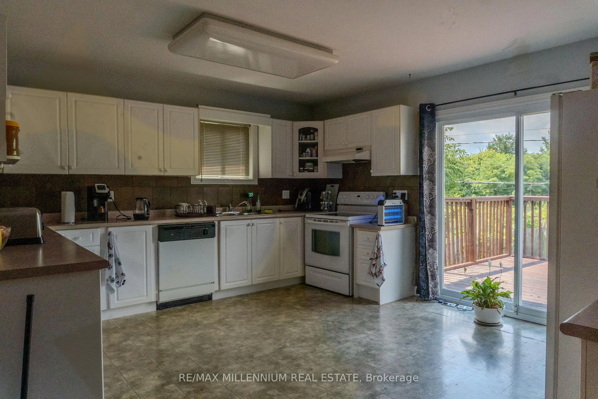 Photo 8 of 185 Elm Avenue, Windsor — HOMEH