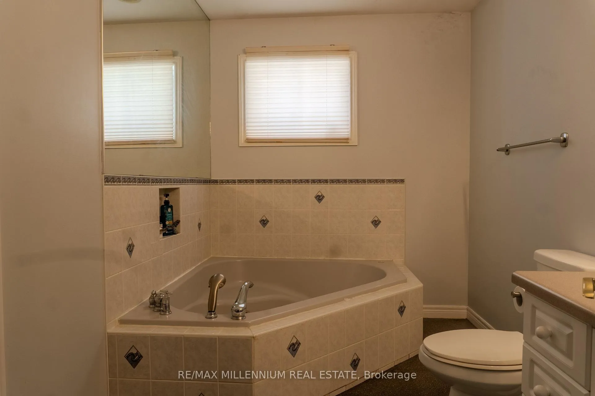 Photo 12 of 185 Elm Avenue, Windsor — HOMEH