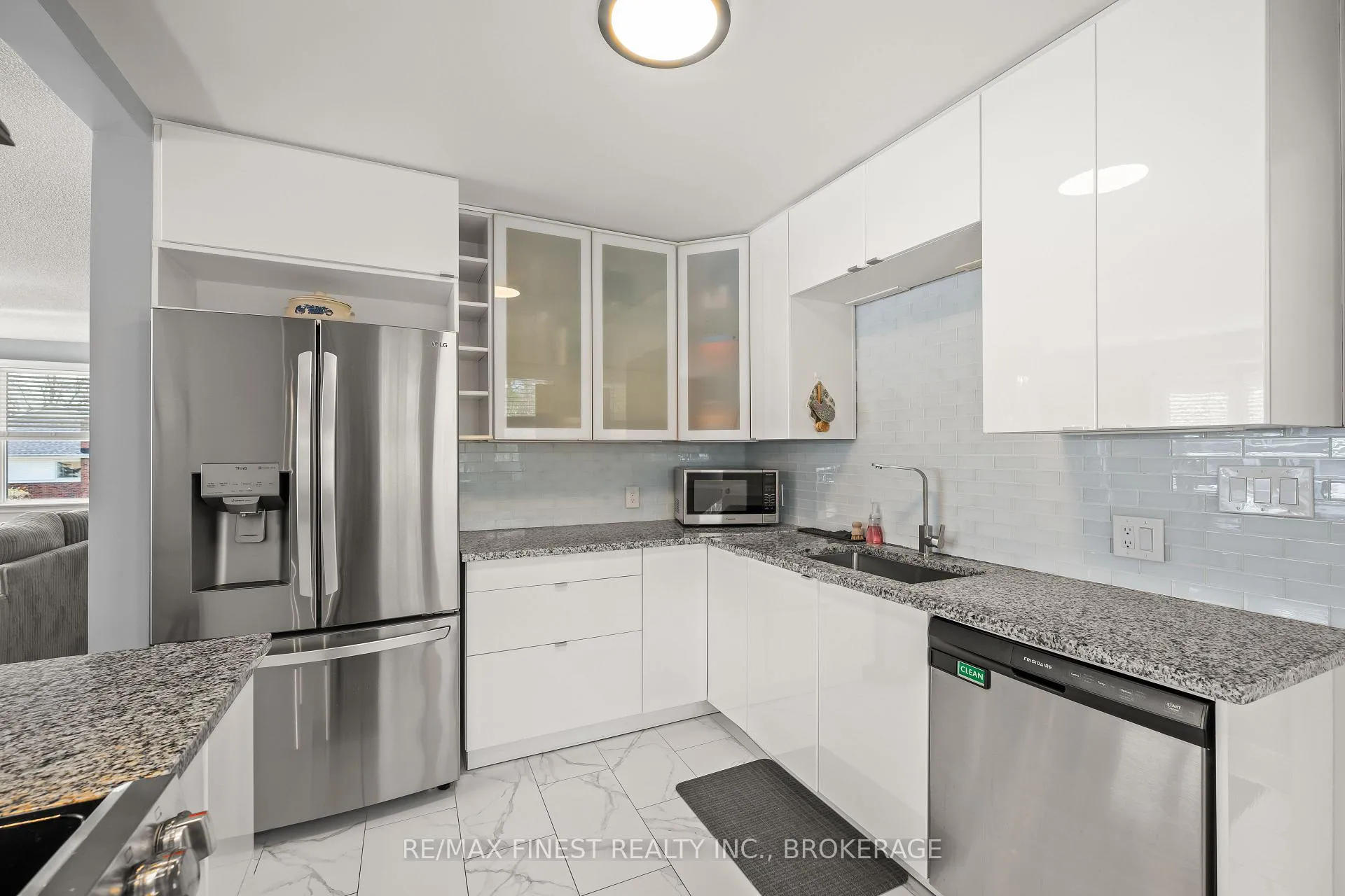 Photo 13 of 133 Indian Road, Kingston, West of Sir John A. Blvd — HOMEH