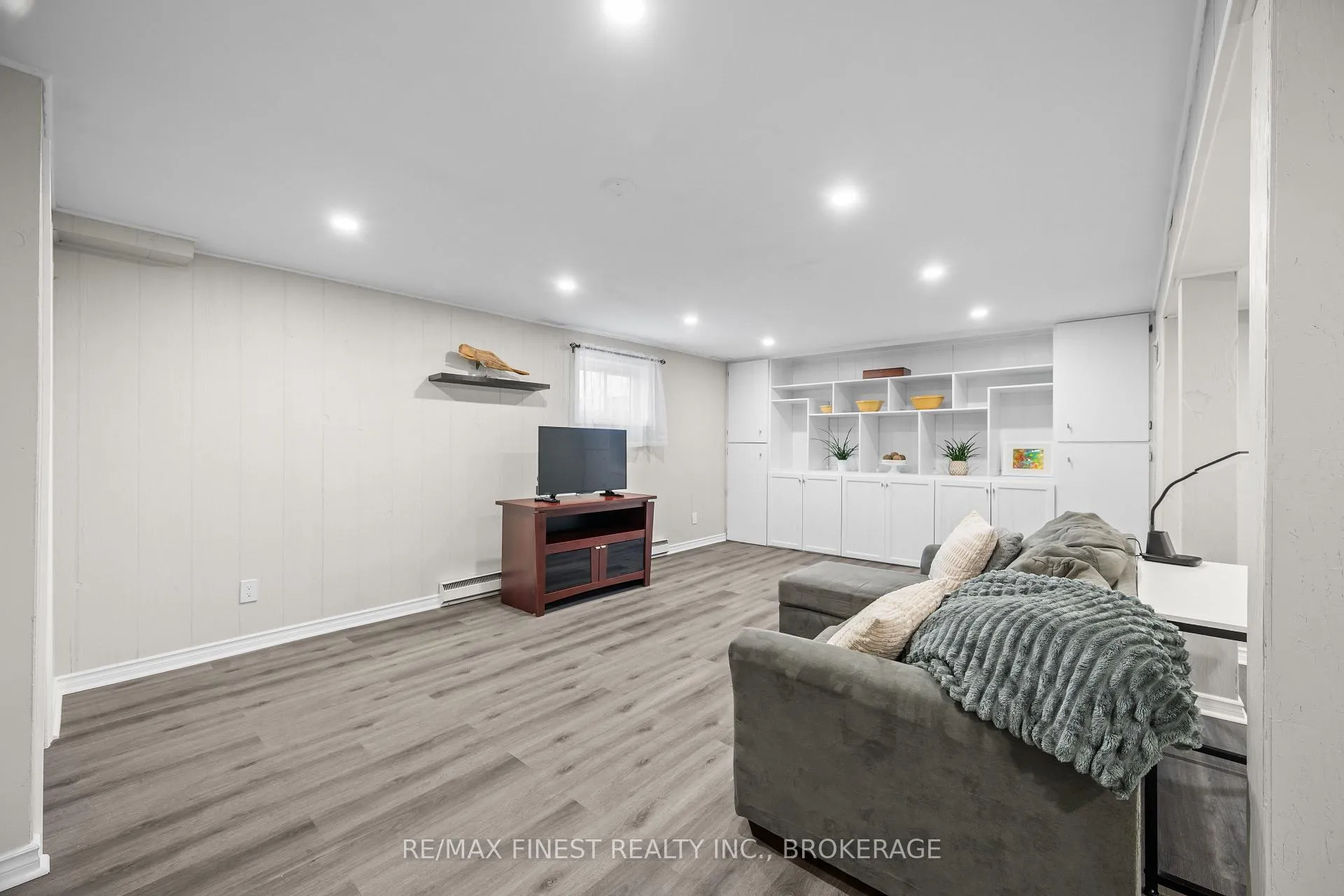 Photo 23 of 133 Indian Road, Kingston, West of Sir John A. Blvd — HOMEH