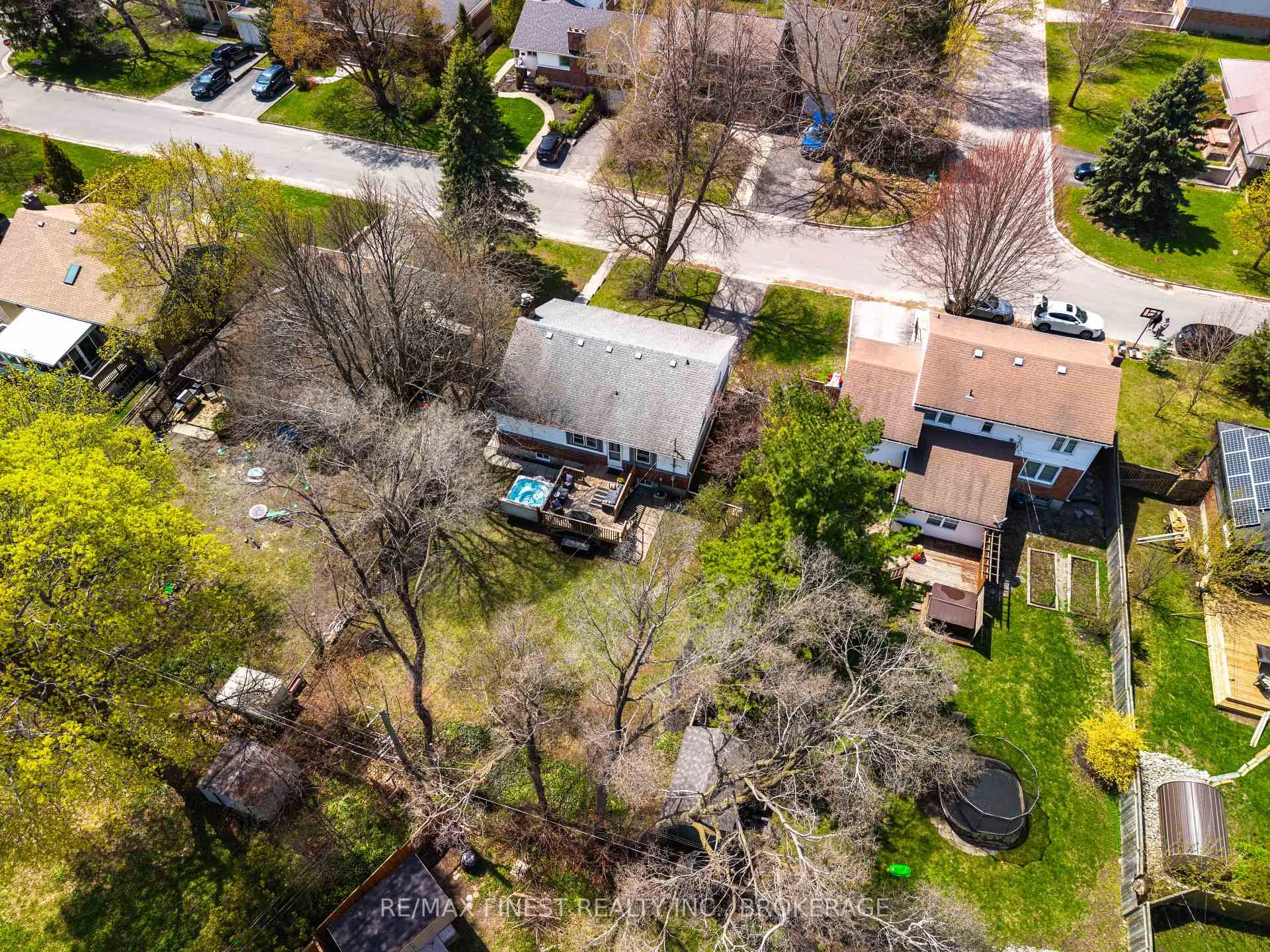 Photo 38 of 133 Indian Road, Kingston, West of Sir John A. Blvd — HOMEH
