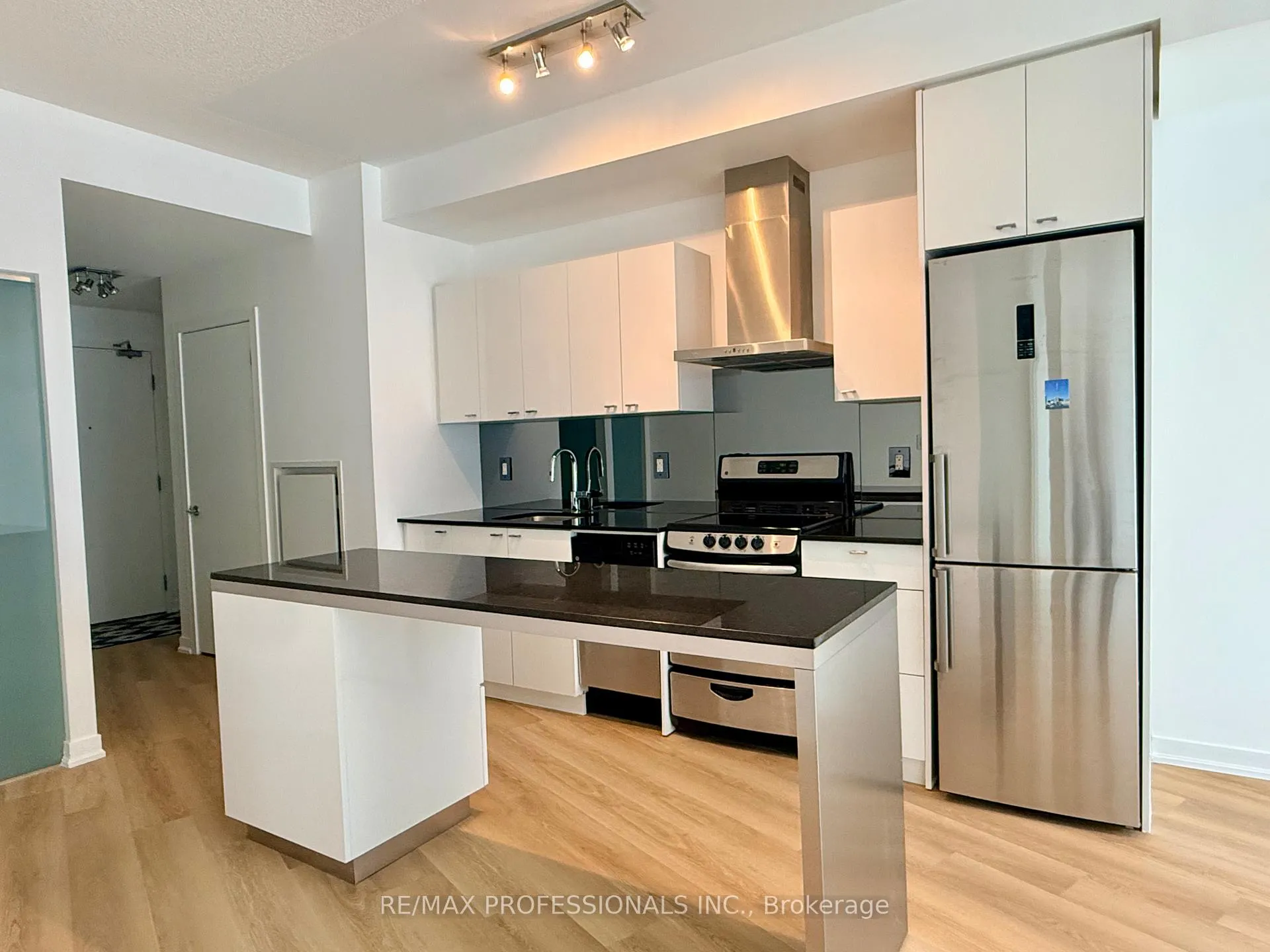 Photo 12 of Unit 607, 51 East Liberty Street, Toronto, Niagara — HOMEH