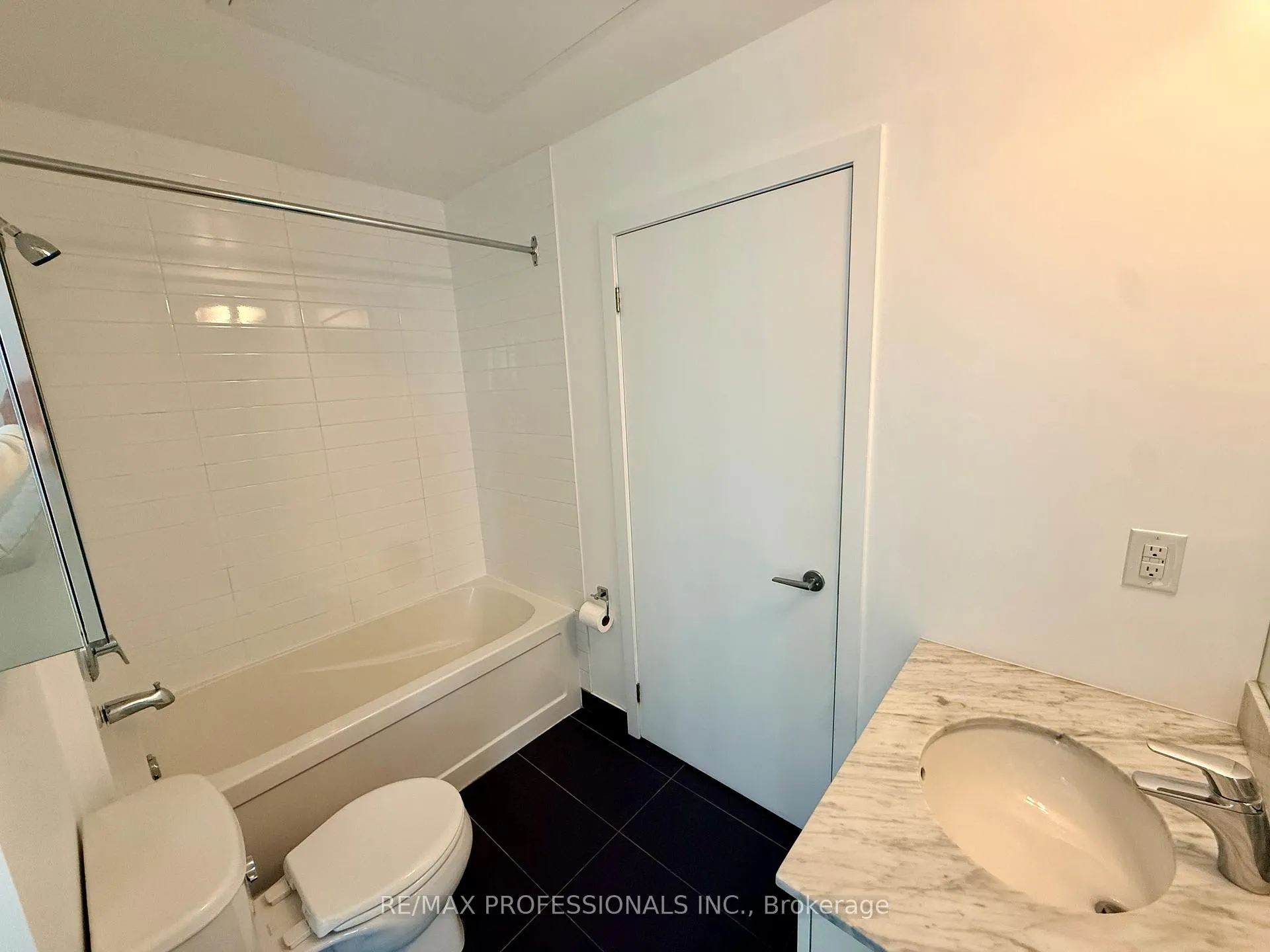 Photo 13 of Unit 607, 51 East Liberty Street, Toronto, Niagara — HOMEH