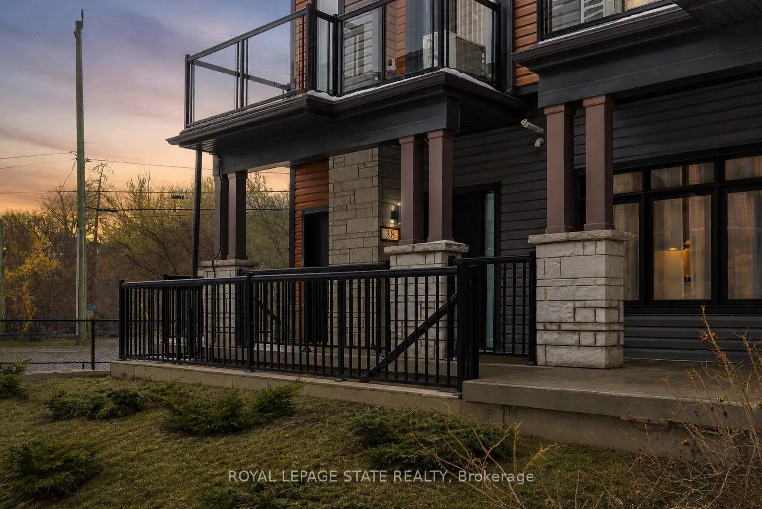 Photo 3 of Unit 38, 2 Willow Street, Brant, Paris — HOMEH