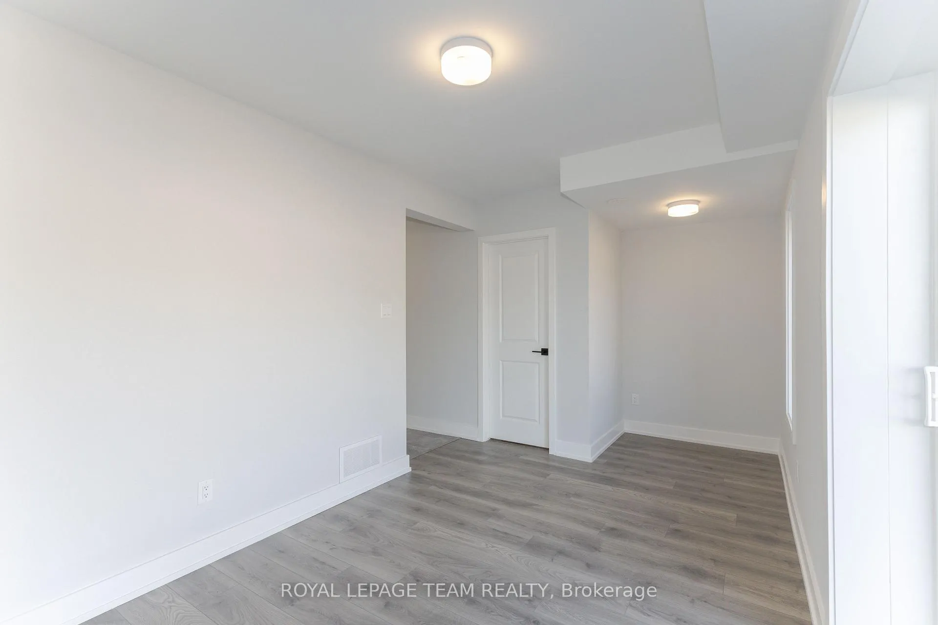 Photo 4 of 748 Kinstead Private, Ottawa, Stittsville (North) — HOMEH
