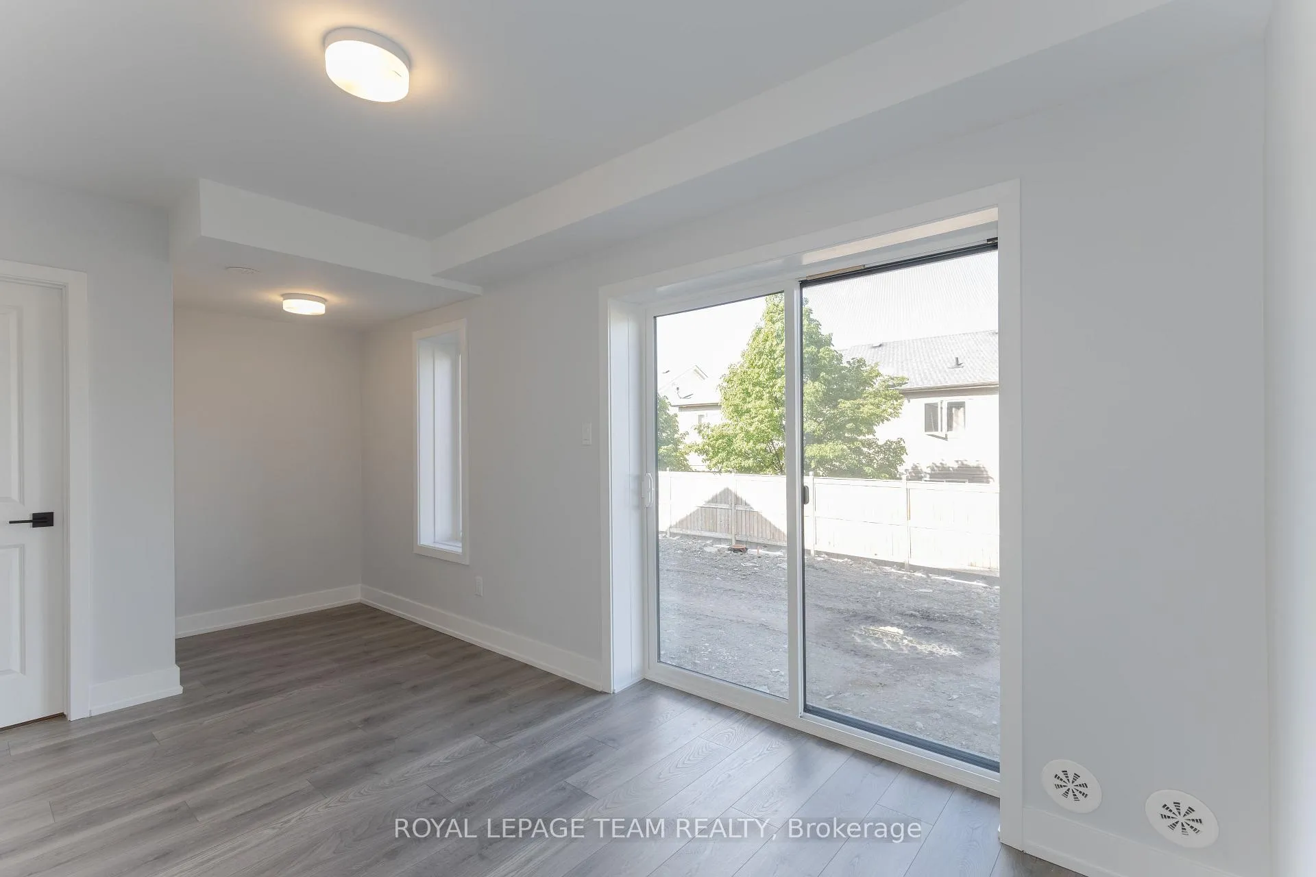 Photo 5 of 748 Kinstead Private, Ottawa, Stittsville (North) — HOMEH