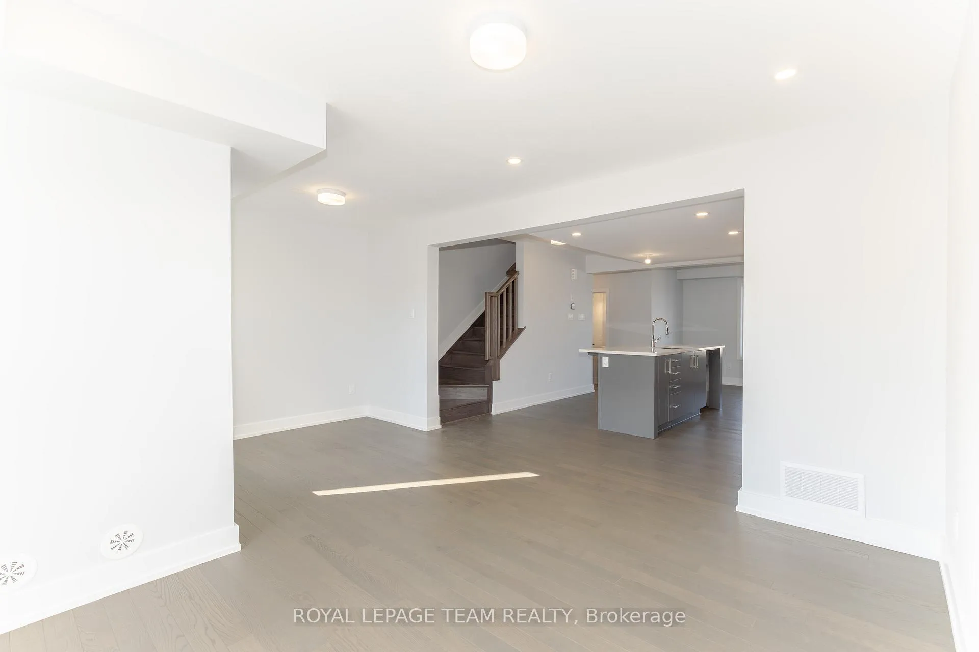Photo 8 of 748 Kinstead Private, Ottawa, Stittsville (North) — HOMEH