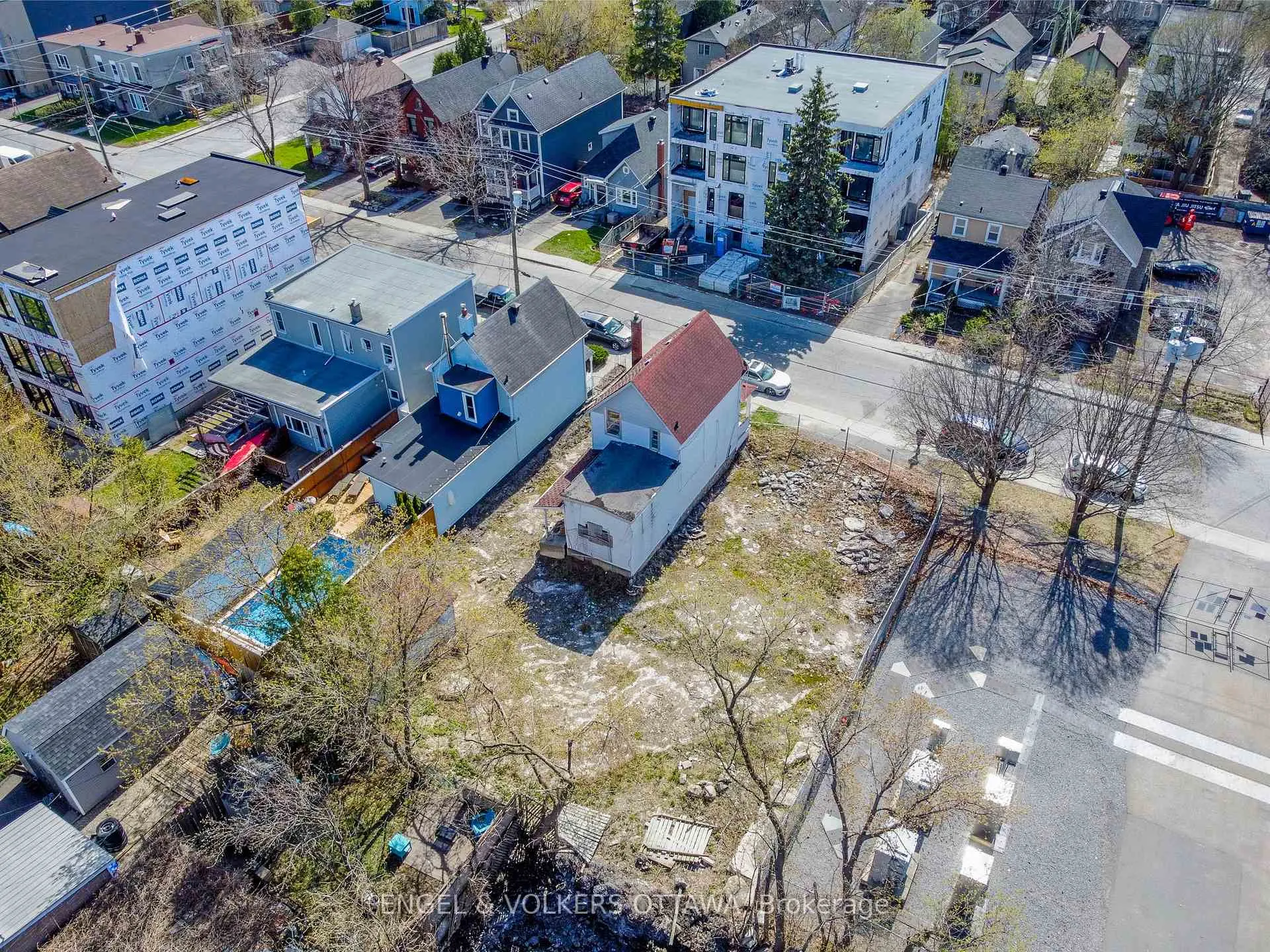 Photo 10 of 243 Hinchey Avenue, Ottawa, Hintonburg — HOMEH