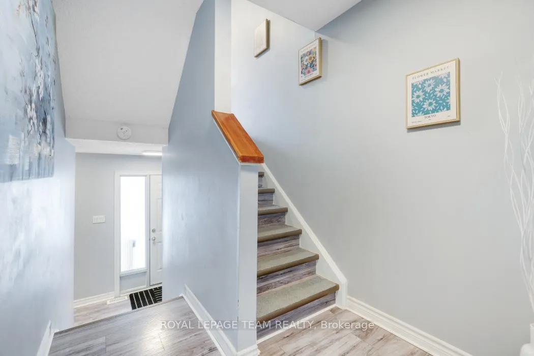 Photo 2 of 52 Alison Korn Private, Ottawa, Bells Corners — HOMEH