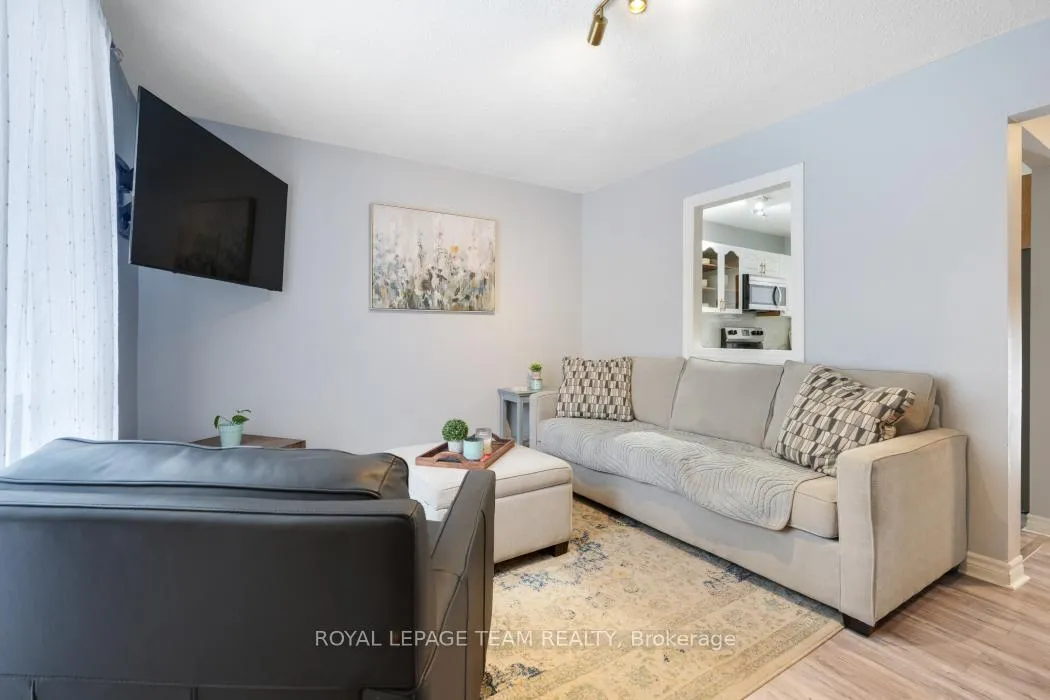 Photo 4 of 52 Alison Korn Private, Ottawa, Bells Corners — HOMEH