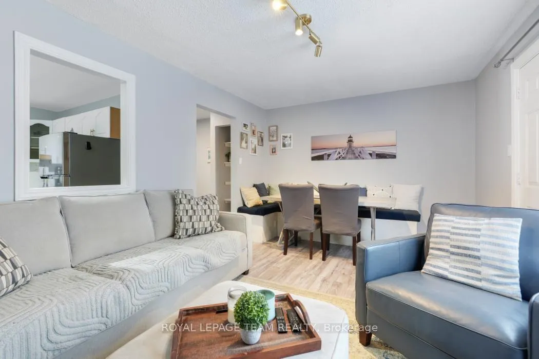 Photo 5 of 52 Alison Korn Private, Ottawa, Bells Corners — HOMEH