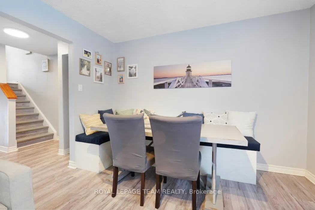 Photo 6 of 52 Alison Korn Private, Ottawa, Bells Corners — HOMEH