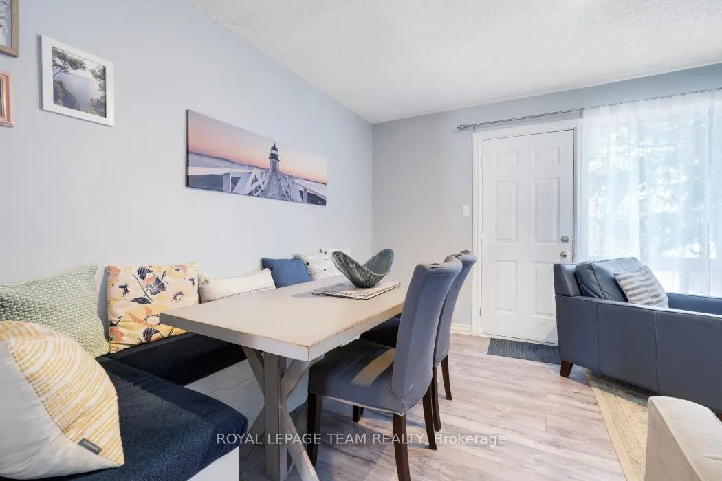 Photo 8 of 52 Alison Korn Private, Ottawa, Bells Corners — HOMEH
