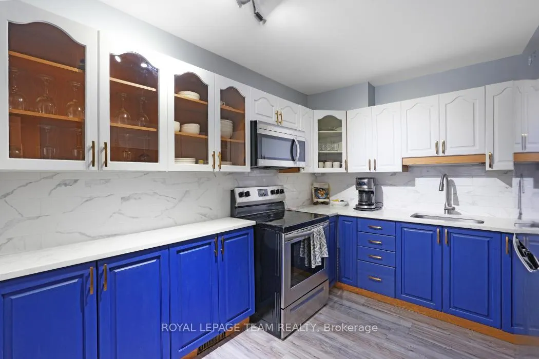 Photo 9 of 52 Alison Korn Private, Ottawa, Bells Corners — HOMEH