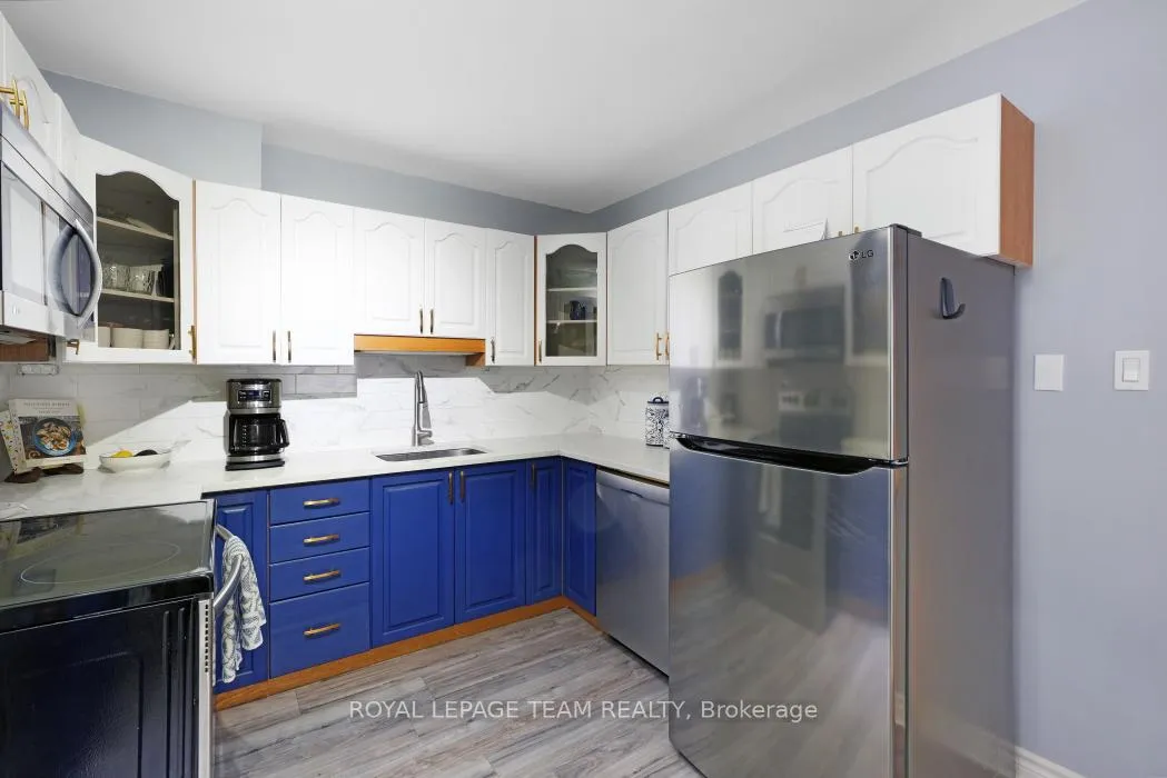 Photo 10 of 52 Alison Korn Private, Ottawa, Bells Corners — HOMEH