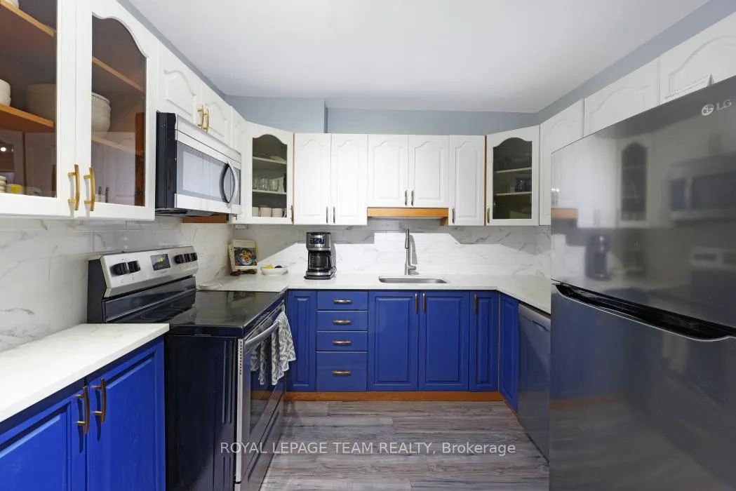 Photo 11 of 52 Alison Korn Private, Ottawa, Bells Corners — HOMEH