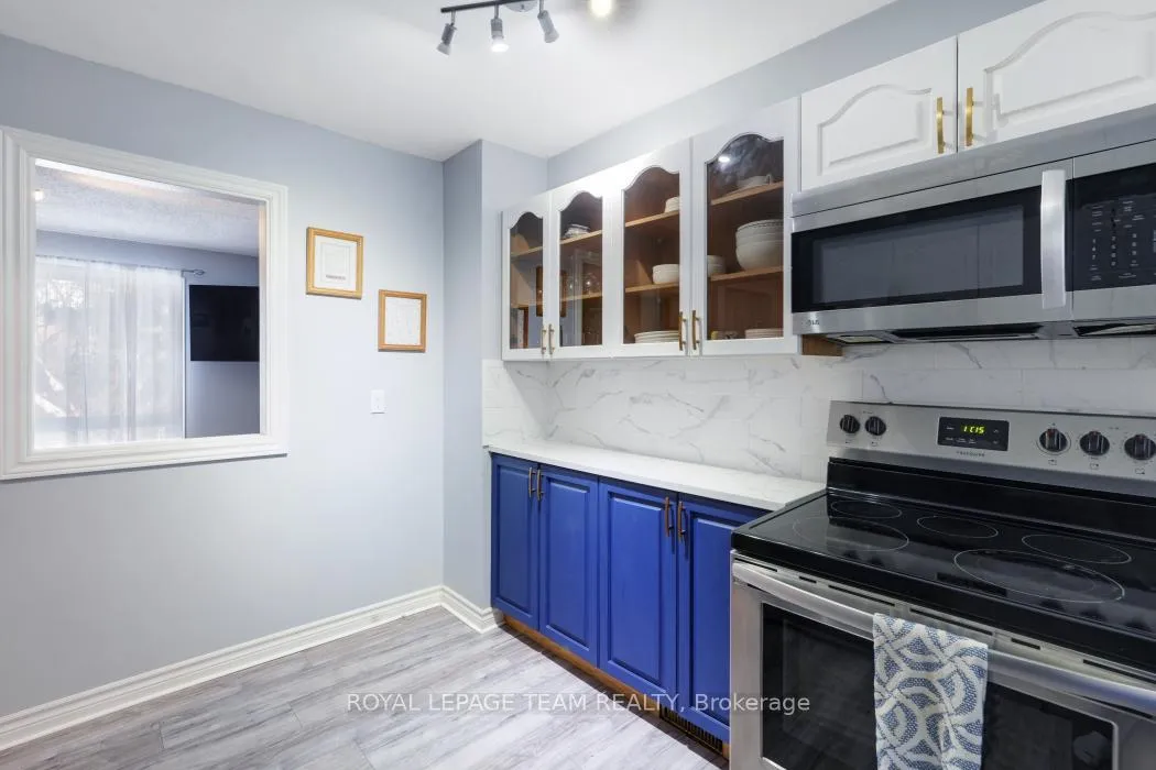 Photo 12 of 52 Alison Korn Private, Ottawa, Bells Corners — HOMEH