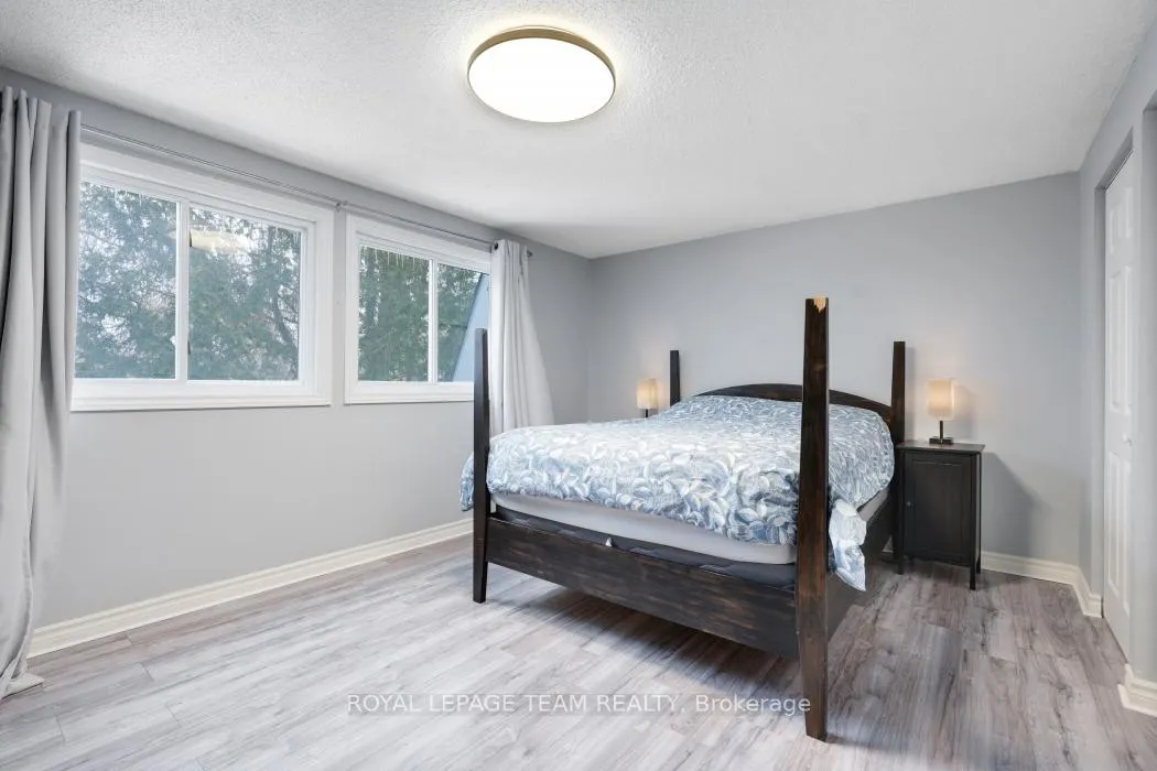 Photo 15 of 52 Alison Korn Private, Ottawa, Bells Corners — HOMEH