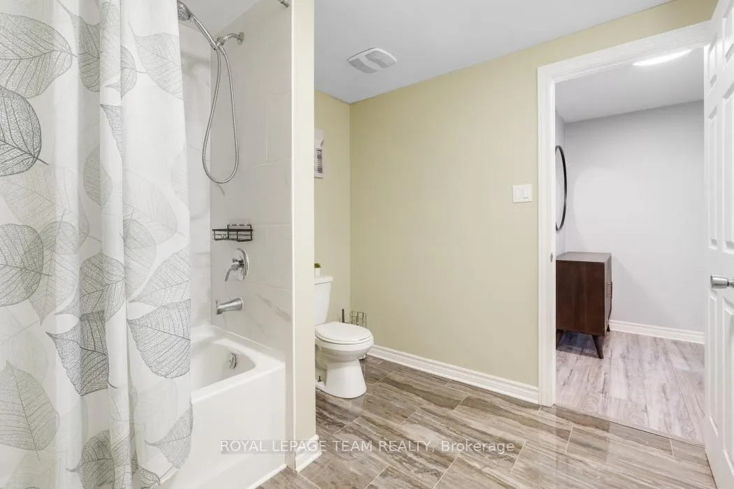 Photo 20 of 52 Alison Korn Private, Ottawa, Bells Corners — HOMEH