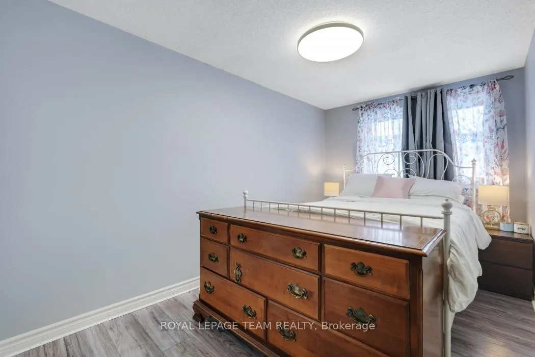 Photo 21 of 52 Alison Korn Private, Ottawa, Bells Corners — HOMEH