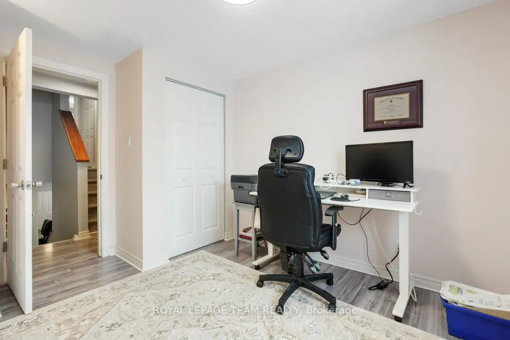 Photo 24 of 52 Alison Korn Private, Ottawa, Bells Corners — HOMEH