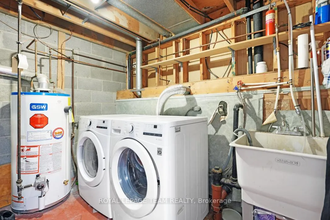 Photo 28 of 52 Alison Korn Private, Ottawa, Bells Corners — HOMEH