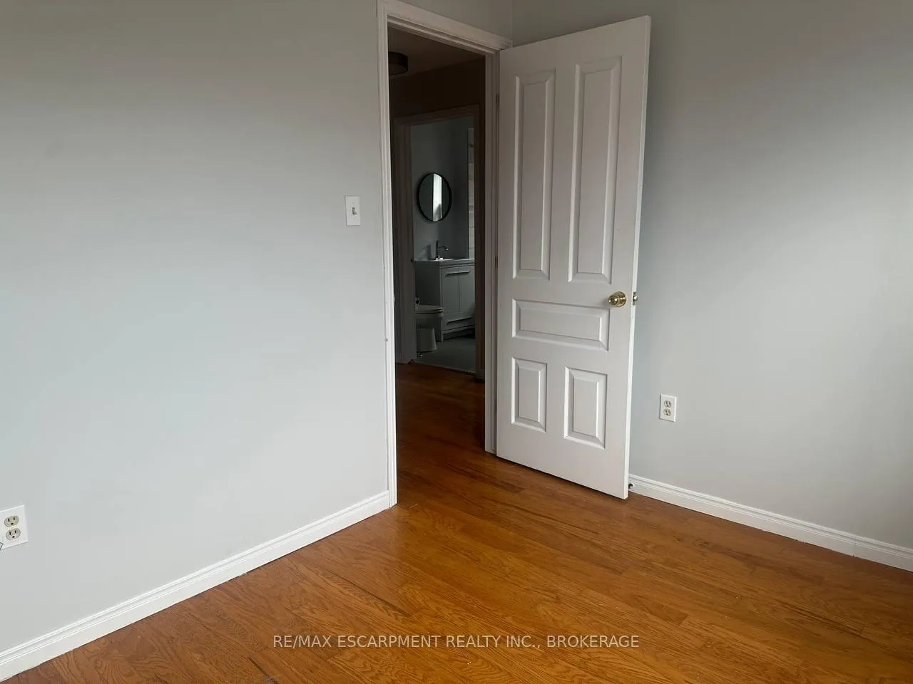 Photo 11 of Unit Upper, 64 Gage Avenue S, Hamilton, Stipley — HOMEH