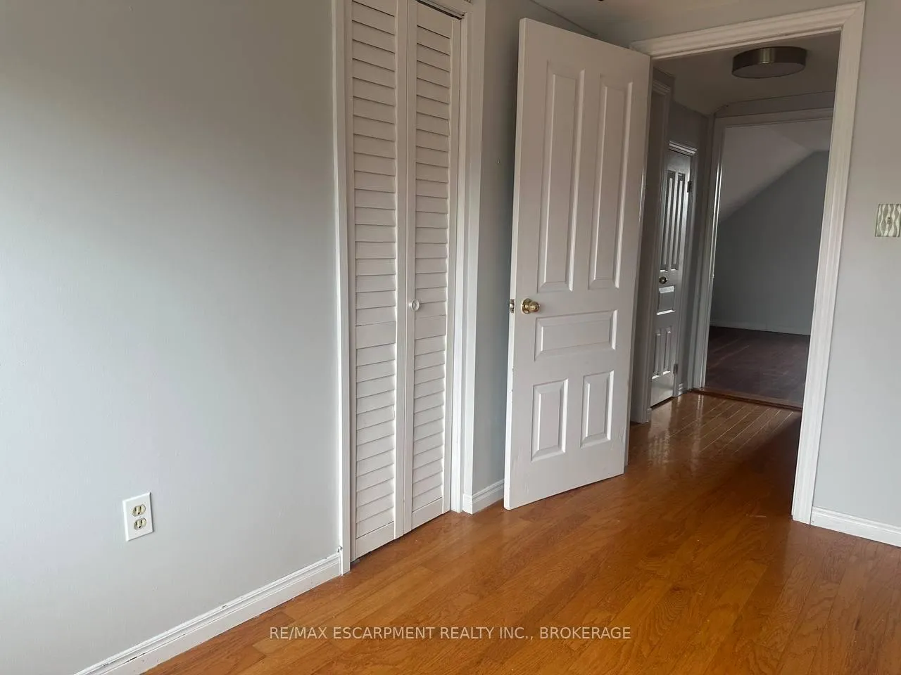 Photo 13 of Unit Upper, 64 Gage Avenue S, Hamilton, Stipley — HOMEH