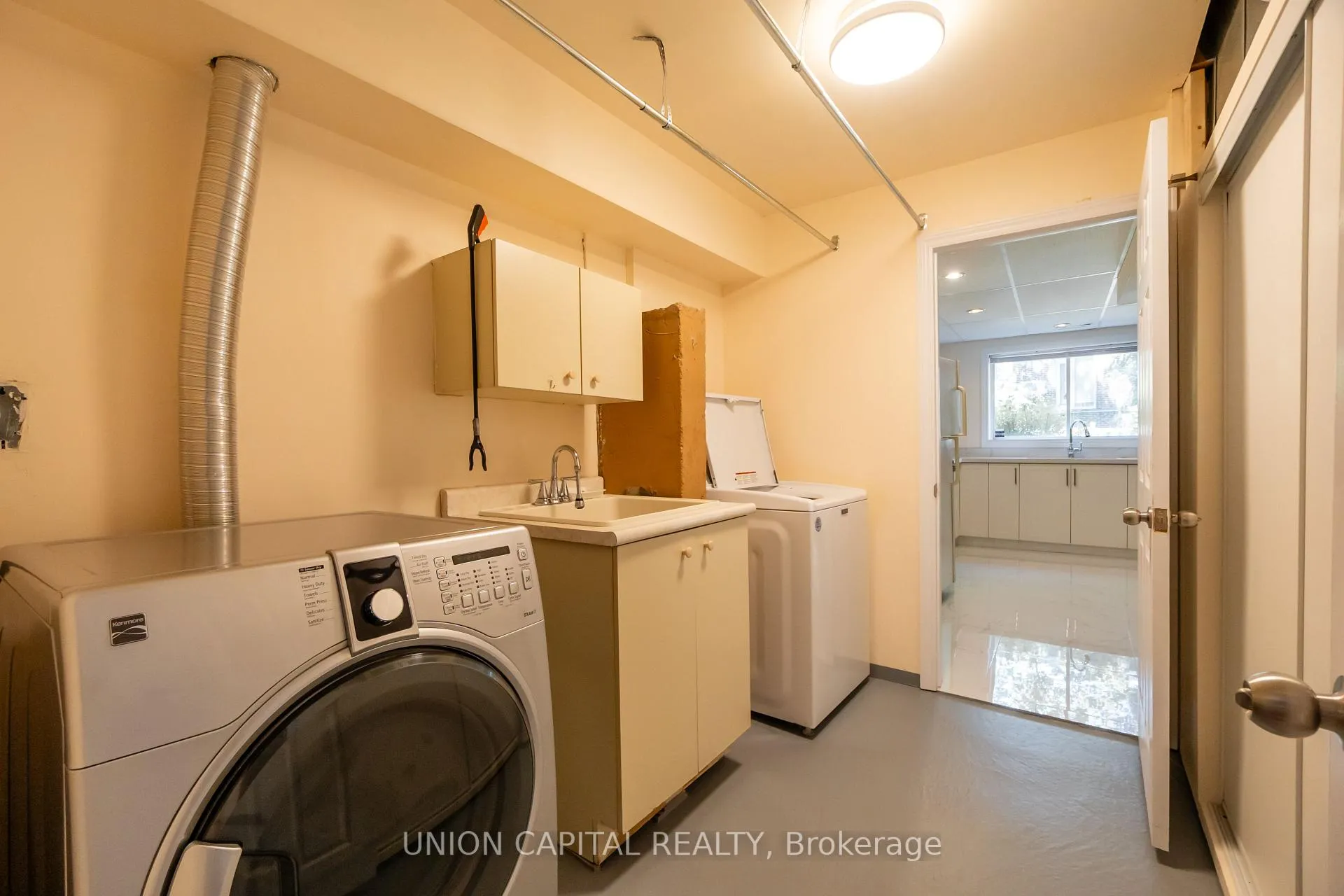 Photo 10 of Unit Lower, 18 Eton Street, Markham, Village Green-South Unionville — HOMEH